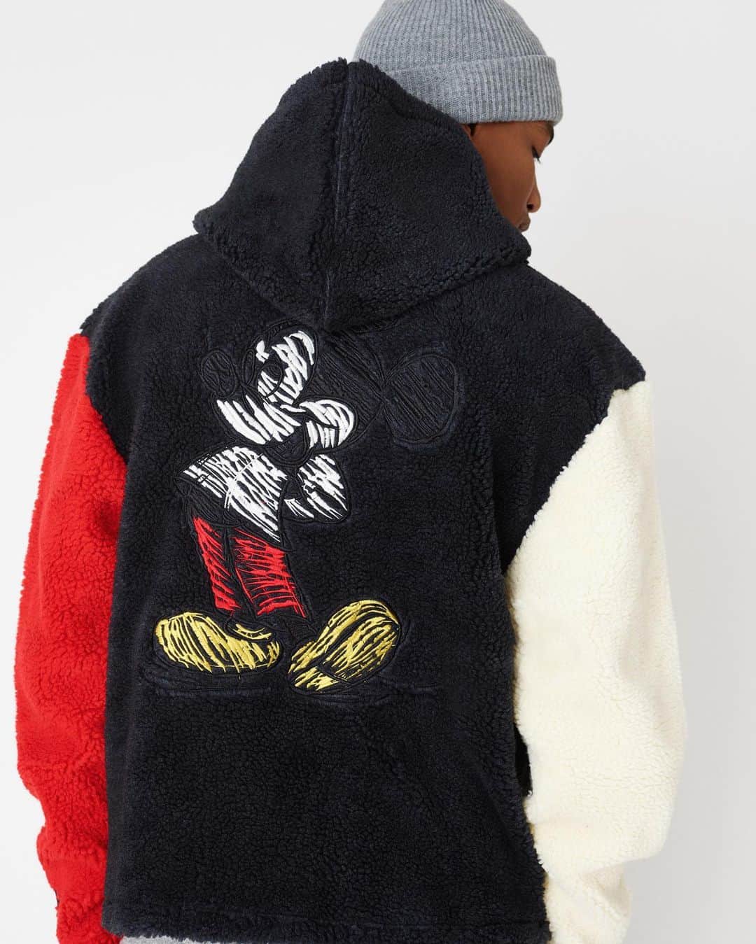 HYPEBEASTさんのインスタグラム写真 - (HYPEBEASTInstagram)「@hypebeaststyle: @kith is finally offering an official first look of its upcoming collaboration with @disney. This particular collab ranks as one of Kith's biggest collaborations to date as well as the first time Disney has given so much creative control to a collaboration partner. The capsule features Mickey Mouse through 8 decades of various appearances beginning with Steamboat Willie from the 1920s. The assortment spans around 80 styles including co-branded apparel, footwear, and accessories for adults and kids. Anticipate the release on November 18 at all Kith shops and at 11 AM EST on Kith's website.⁠⠀ Photo: Kith」11月12日 0時23分 - hypebeast