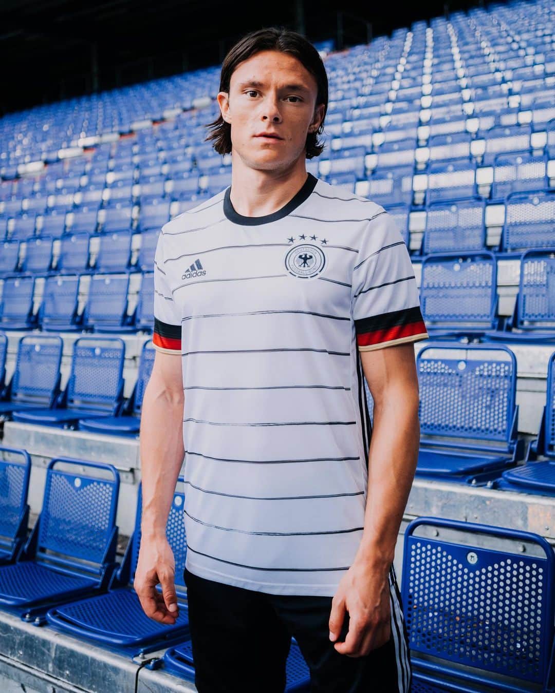 ニコ・シュルツのインスタグラム：「New @dfb_team jersey! @adidas_de #diemannschaft」