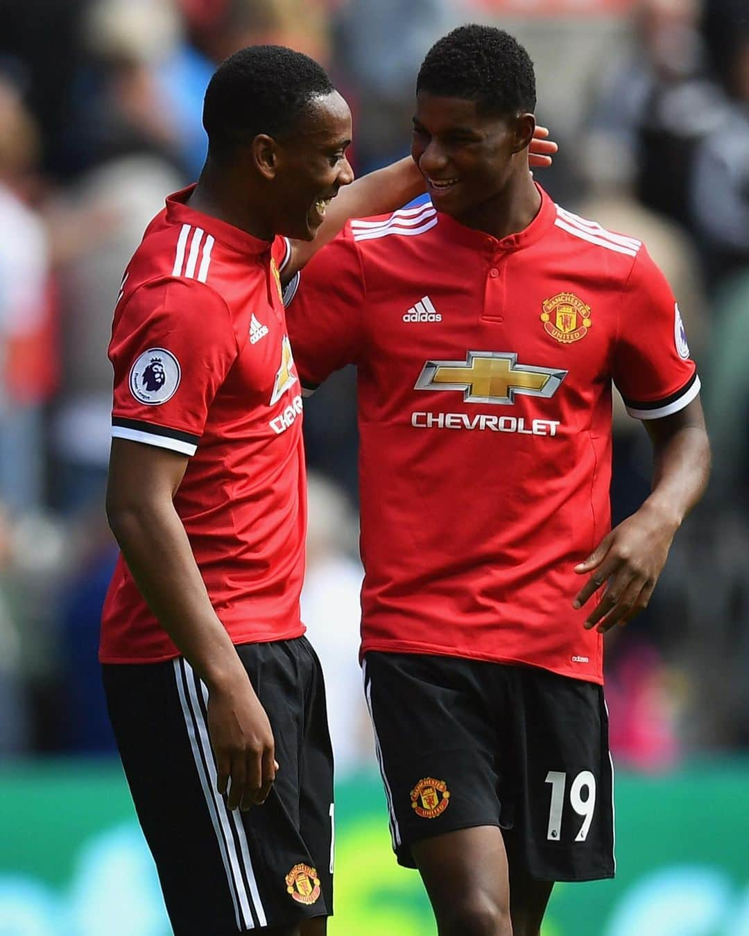 マンチェスター・ユナイテッドさんのインスタグラム写真 - (マンチェスター・ユナイテッドInstagram)「These two 😍 Swipe for more #Rashford x #Martial celebration pics! #MUFC」11月12日 1時00分 - manchesterunited