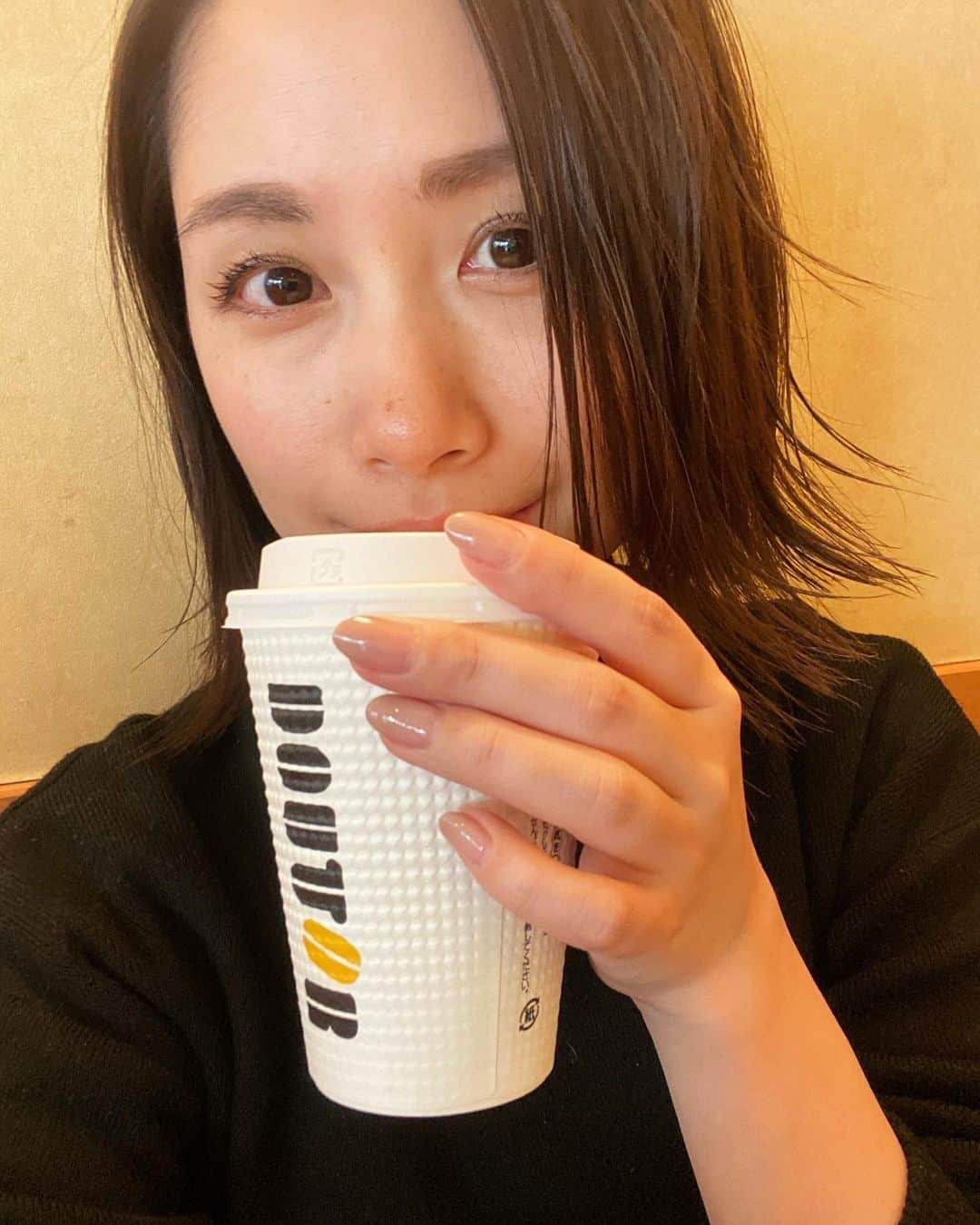 のインスタグラム：「Good morning☀️ #ドトール を強めにアピールしながら #goodmorning #おはよう  #寺田有希 #teradayuki」