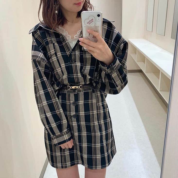 fasme.mediaさんのインスタグラム写真 - (fasme.mediaInstagram)「《チェック柄》 . ファッションに取り入れるだけで、ぐんと秋っぽさが出るチェック柄は、今年も外せない。 タータンチェックやグレンチェックなど、バリエーションも多いチェック柄は、合わせ方や取り入れ方で個性を出せるし、お洒落度もアップする、秋ファッションのマスト柄です♡ . ✳︎お気に入りの写真をfasmeをタグ付けして投稿してね♡ fasmeのinstagramやwebサイトであなたの画像が紹介されるかも...♡ . ✳︎....thank you♡photo @heather___ayano @mei_nstagram @heather_natsuki @_he929_ayami . #fashionitem#かわいい#置き画くら部#置き画#ファッションアイテム#インスタ映え#お洒落好きさんと繋がりたい#トレンドアイテム#ootd#ファッション#패션#코디#fasme#fashion#チェック#チェック柄#トレンド柄#秋服#秋ファッション#タイトスカート#バッグ#ワンピース#スカート#トップス#ファッション小物」11月12日 10時42分 - fasme.media
