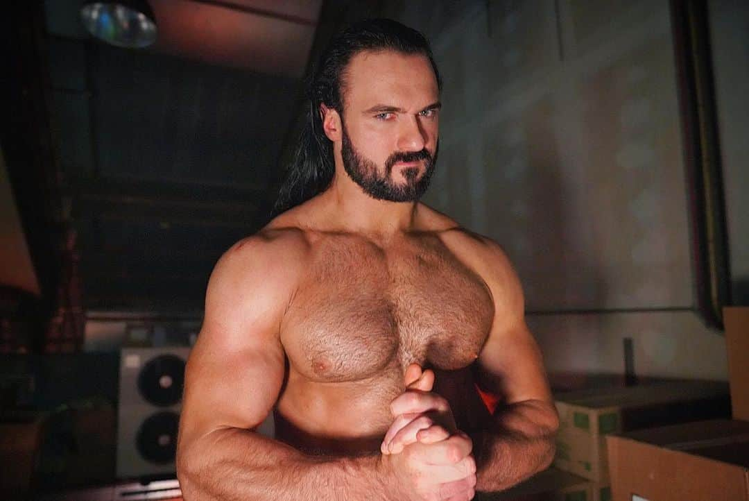 WWEさんのインスタグラム写真 - (WWEInstagram)「@dmcintyrewwe continues to display his dominance on #RAW and is making a STATEMENT week after week!」11月12日 10時45分 - wwe