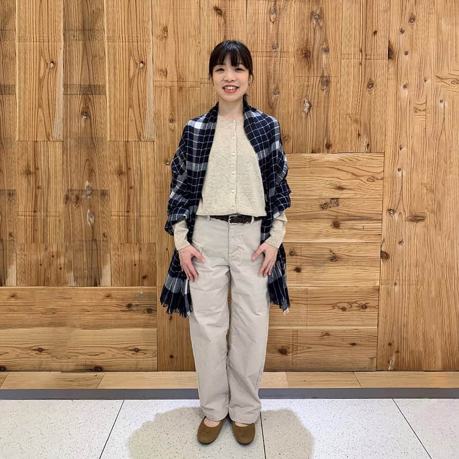 無印良品さんのインスタグラム写真 - (無印良品Instagram)「【スタイリング事例】ヤクのおすすめのスタイリング  各店舗のスタイリングアドバイザーが、ヤクのおすすめの着こなしをご紹介します。それぞれの個性に合わせた着こなしのポイントもご覧になれます。  #無印良品 #MUJI #MUJIwear #スタイリングアドバイザー #StylingAdvisor #秋 #autumn #fall #秋服 #冬 #winter #冬服 #ヤク #Yak #ウール #Wool #ヤクウール #YakWool #セーター #Sweater #クルーネック #crewneck #シャツ #shirt #ブラウス #カーディガン #cardigan」11月12日 11時00分 - muji_global