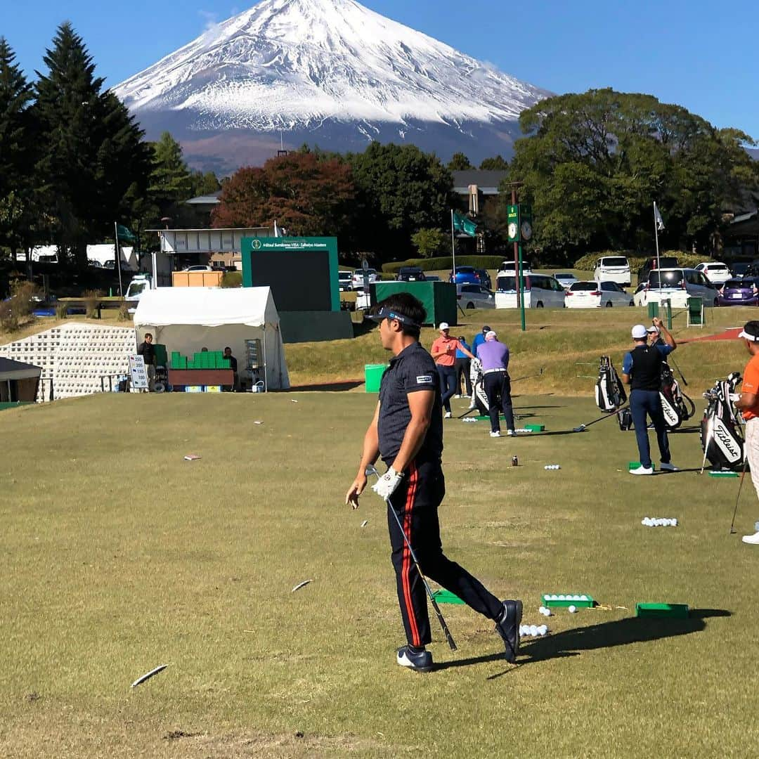 片山晋呉さんのインスタグラム写真 - (片山晋呉Instagram)「今週は御殿場^ - ^ 富士山🗻綺麗^ - ^＃golf#富士山」11月12日 11時08分 - shingo_katayama45