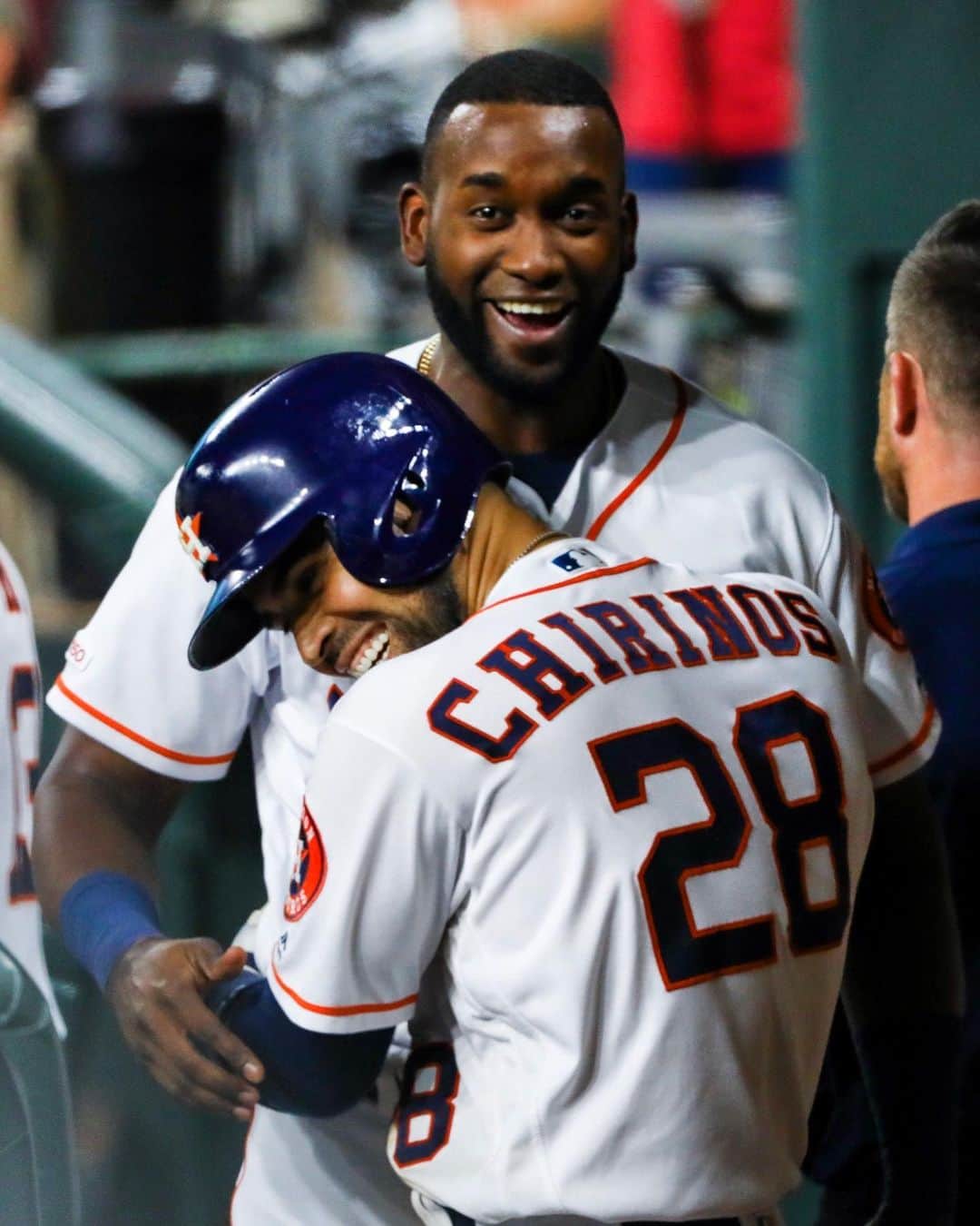 ロビンソン・チリノスのインスタグラム：「Celebro contigo este gran triunfo, De forma unánime Novato De El Año De La Liga Americana Gloria a DIOS que clase de BATEADOR. 🇨🇺 #novatodeelaño #2019」