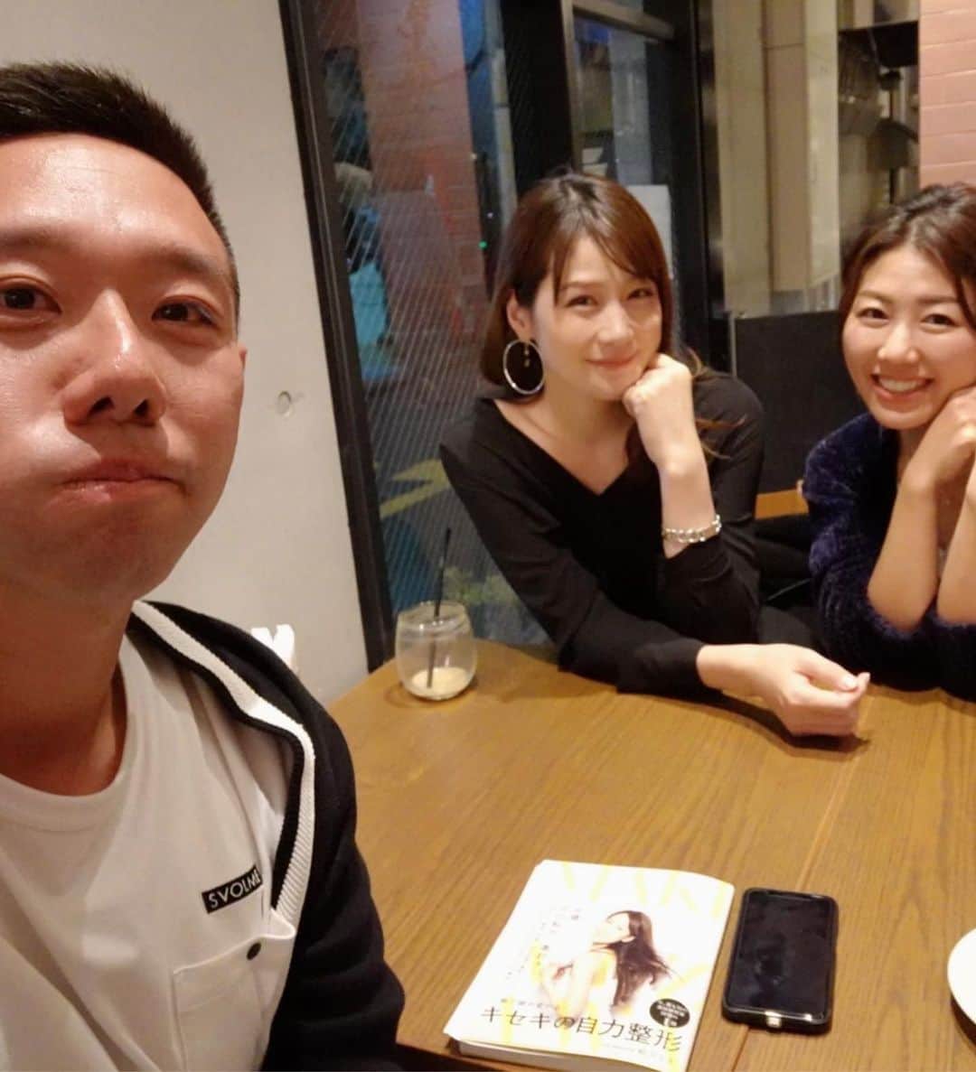 yuu sakuraiさんのインスタグラム写真 - (yuu sakuraiInstagram)「ついに！！ バブリーたまみさんと共に11月20日に開催する『新作の鯖バーガーの発表』イベント☆ 70組みを超えました！！ その打ち合わせも兼ねて先日、 ママタレントとして活躍している もとあいのりメンバーの クロりささんと、 相沢まきさんと、  たまみさんと想いを込めて作った 梅しば しそ入りヘルマヨ鯖バーガーを食べながらランチしました♪  みんな、めちゃくちゃパワーがあってお会い出来てうれしすぎた！ 本当に素直でピュアな素敵な方々でしたよー☆  そして本日は！！ ママ界のエンターテイナーバブリーたまみさんと 深夜番組『ワンダフル』に ワンギャル4期生として出演していた相沢まきさんが MK TVに登場‼︎ 〝ママを笑顔に〟と活動するバブリーたまみさん！ そんな#バブリーたまみさん の活動が、 NHK総合ニュース番組シブ5時に バブリーたまみ密着 特集としてオンエアされ 現在Instagramも2日で4000人フォロワーが増え、  youtube動画再生回数600万回、ネットやメディアでも大注目のママ界のエンターテイナーバブリーたまみさん♪  今年6月26日キングレコードからCDデビューを果たし、現在は全国ツアーをおこない全国のママ達に笑いと元気と感動を届けている。 1児のママ！！ @bubblytamami  本日の大発表は！！ そんなたまみさんとInstagramで13.5万人のフォロワーを持つフードコーディネーターYUUのコラボ企画☆ 『新作の鯖バーガーの発表』  この2ヶ月間ほど！  ずっと話し合いを進めていた 〝ママ界のエンターテイナー バブリーたまみと作る‼︎ 育児を頑張るママのための鯖バーガー☆〟 が 完成し、  今回大規模な発売リリースパーティーを行うことに！！ なんと、平日に開催するにもかかわらず現在予約は満席！！ お子さん含めると140名以上の動員数！！ ここらからは会場に入れる人数を確認しながら入場制限をして行く予定です‼︎ ママが子供に食べさせたいと思う。 安心安全なハンバーガーが作りたい。 と言う2人の想いから、  ママが欲しいと願う栄養がたっぷり入った、 ☆梅しば しそ入りヘルマヨ鯖バーガー！！ 美味しいものが完成しちゃいました！！ 今回はこちらをケータリングでお出しし、 たまみさんのミニコンサートと共に、  豪華ママゲストトークショーも行います‼︎ 【ママゲスト】 元あいのりメンバーで現在はアメブロランキングママ部門1位を独走している ママブロガー　#クロりさ さん @kuro_risa と  ママタレントで美容に関する書籍も出版している　美しすぎる39歳　#相沢まき さん♪ @maki_aizawa0414  豪華２人をゲストにお呼びして、ママ目線で子育てについて、健康について、美容についてトークショーを行います☆  今日そんなお2人の中から相沢まきさんが ゲストとして当日行われるイベントについてもトークを繰り広げていきます！！ 今回は、この配信も含めてより多くの方にこの活動が広がるようにと今日も朝早くからMK TVのメディアチームが絵の綺麗さや、リラックスしてお話できるようにと細かいところまで配慮する打ち合わせを重ねてくれていてその姿に感動してました！！ ４５分間！  変態レベルでママを応援する バブリーたまみさんと共に‼︎ 盛り上がっていきますので是非皆さん♪ コメントやシェアで応援して頂けたら嬉しいです！ ---------------------------- ▫️MK TVとは 新宿百人町にあるMK CAFEが運営するソーシャルメディアLIVE配信番組。  芸能人・プロスポーツ選手・アーティストなど、数々の実績をもつ方や、夢を追いかけ、 頑張る方々などを取り上げ、MKメンバーがMCとなりテレビではきけないトークや 魅力、活動、引き出すTwitterライブ×Facebook ライブ配信番組です! ------------------------------」11月12日 11時42分 - food_yuu