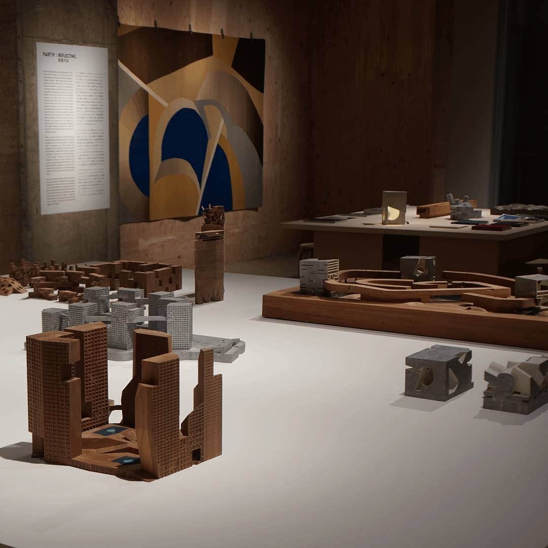 Warehouse TERRADA 寺田倉庫さんのインスタグラム写真 - (Warehouse TERRADA 寺田倉庫Instagram)「建築倉庫ミュージアムでは現在、新企画展「Steven Holl：Making Architecture」を開催中です。  本展はアメリカを代表する建築家スティーブン・ホールの近作を中心として企画されたもので、2018年のニューヨーク展を皮切りに、ソウル、北京、南京、上海に続く日本巡回展となります。 近作17作品を中心にドローイング、精巧な模型、建築図面や映像等、のべ150点が日本初展示されてます。  昨日は関係者向け内覧会を開催。 スティーブン・ホール氏本人の挨拶から伝わる建築への思いに多くのゲストが耳を傾け、様々な展示作品に注目が集まりました。  2020年1月18日（土）までの開催ですので、皆様ぜひ足をお運びください。  Check the details @archi_depot  #建築倉庫ミュージアム #建築倉庫 #建築模型 #美術館巡り #建築巡り #archidepot #architecture #architecturalmodel #exhibition #StevenHoll #MakingArchitecture #stevenhollarchitects #drawing #スティーブンホール #ドローイング #寺田倉庫 #warehouseterrada #tennozuisle #天王洲アイル」11月12日 11時40分 - warehouse_terrada