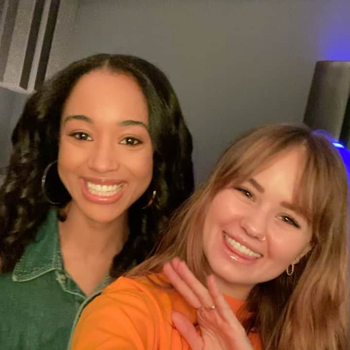 デビー・ライアンのインスタグラム：「the ever lovely @erinnwestbrook came on @thereyouarepod this week to talk about self-care, getting engaged in Paris, identity and representation, Magnolia’s journey at the @insatiable HBCU Hughes University, ornery actor dogs, and wedding planning while working. Link in bio ✨」