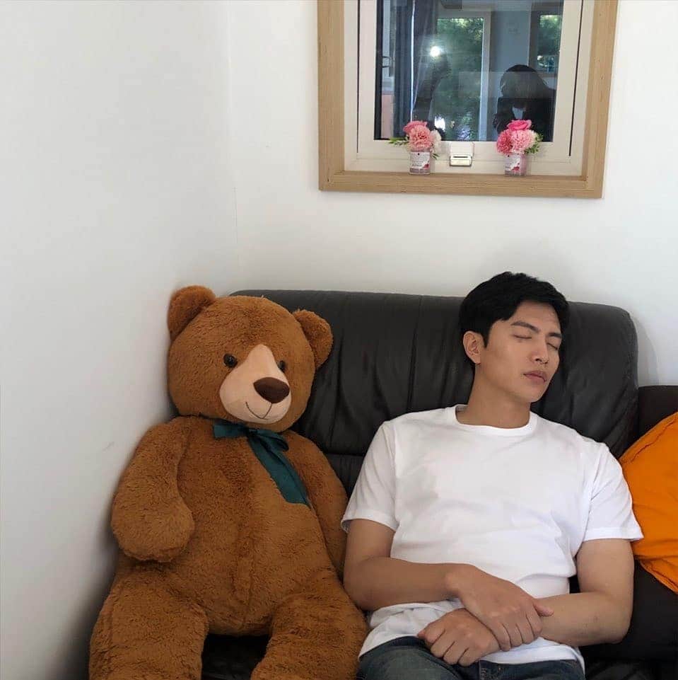 イ・ミンギのインスタグラム：「모두의 거짓말 #이민기#leeminki#minki#모두의거짓말#조태식」