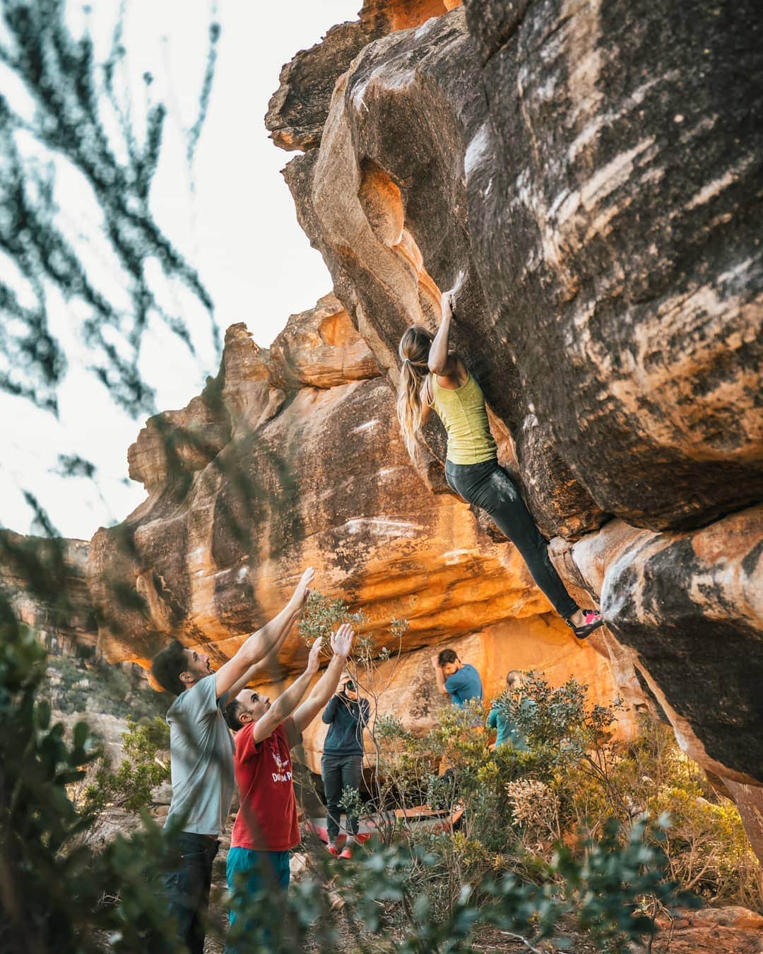 シャーロット・デュリフのインスタグラム：「"Eye of Sauron", probably my favorite line from our trip to Rocklands in 2018 during #aworldlesstraveled!  Check out our new @coldhousemedia video to watch this line and other gems from South Africa by clicking on the link in my bio. 📷 by @joshlrsn  @petzl_official @eb_climbing @volxholds @luxov_connect @mountainhardwear」
