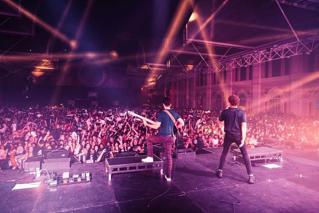 Don Brocoさんのインスタグラム写真 - (Don BrocoInstagram)「2 years today since we kicked off the Technology era at Ally Pally 🤠👽🤵 📷: @marcusmaschwitz」11月12日 4時15分 - donbroco