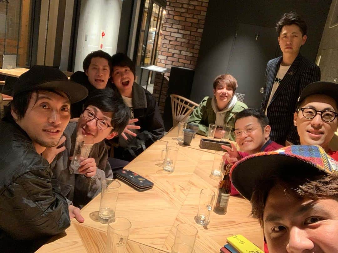池田真一さんのインスタグラム写真 - (池田真一Instagram)「めちゃくちゃ珍しいメンバーで飲ませて頂きました！楽しすぎた！ ハチマル蒲鉾最高ー！！！！！ タグも相当楽しかったみたいです！ このツイートした直後にひたすら粗品に熱い話してた！ 感情どないなっとんねん🤣」11月12日 4時57分 - wartdebu