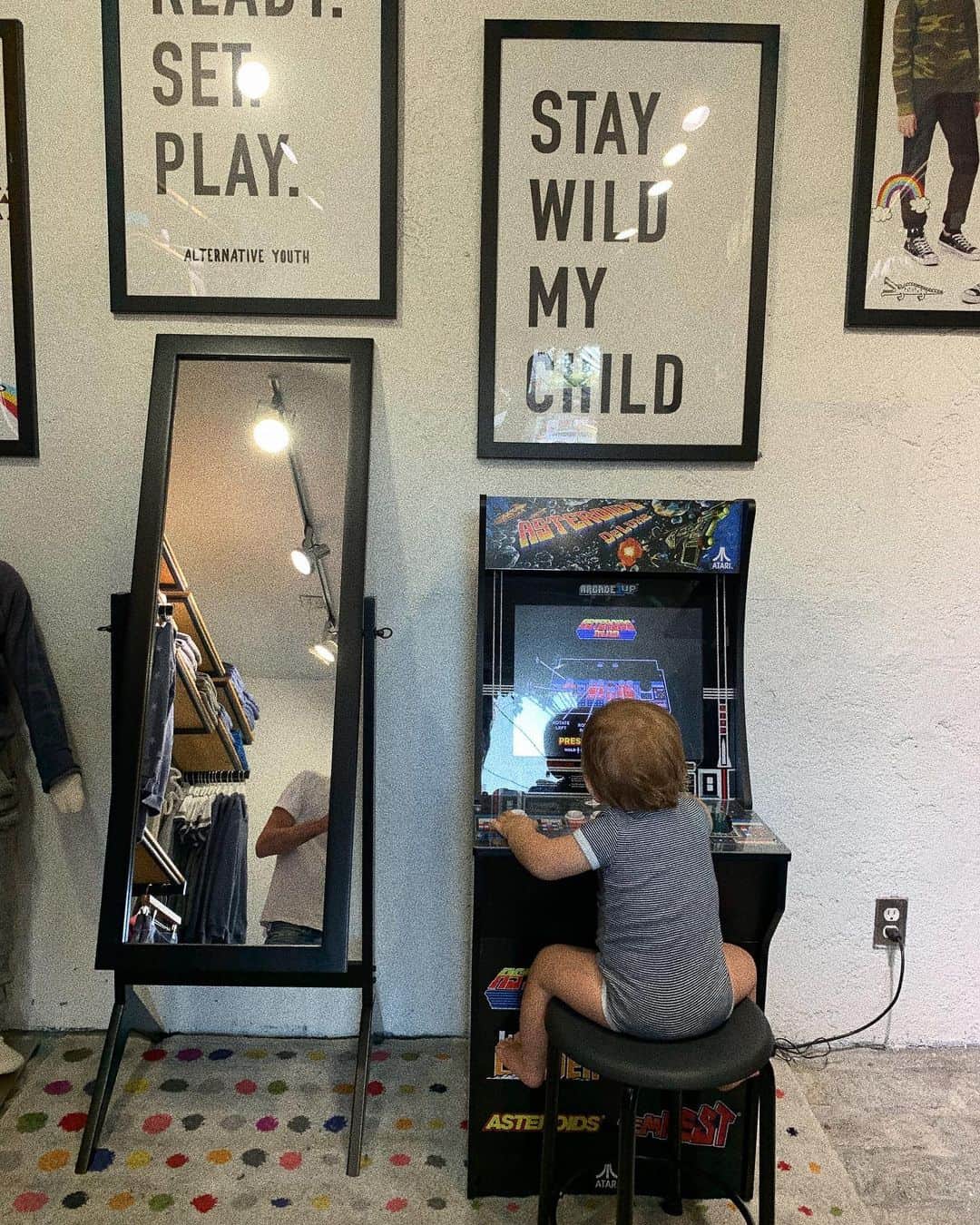 マチルダ・ルッツのインスタグラム：「Stay wild my child ❤️#monday #reminder」