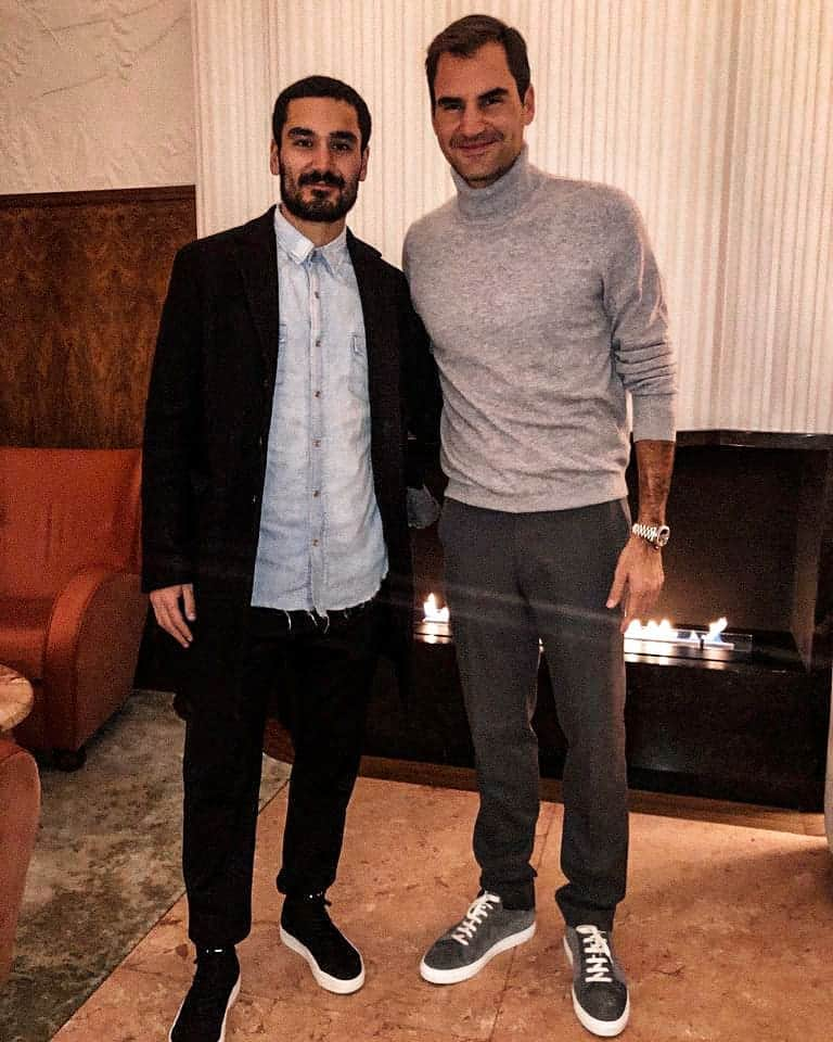 イルカイ・ギュンドアンさんのインスタグラム写真 - (イルカイ・ギュンドアンInstagram)「Big pleasure to meet one of the best if not the best tennis player of all time! 🎾🐐 @rogerfederer」11月12日 5時45分 - ilkayguendogan