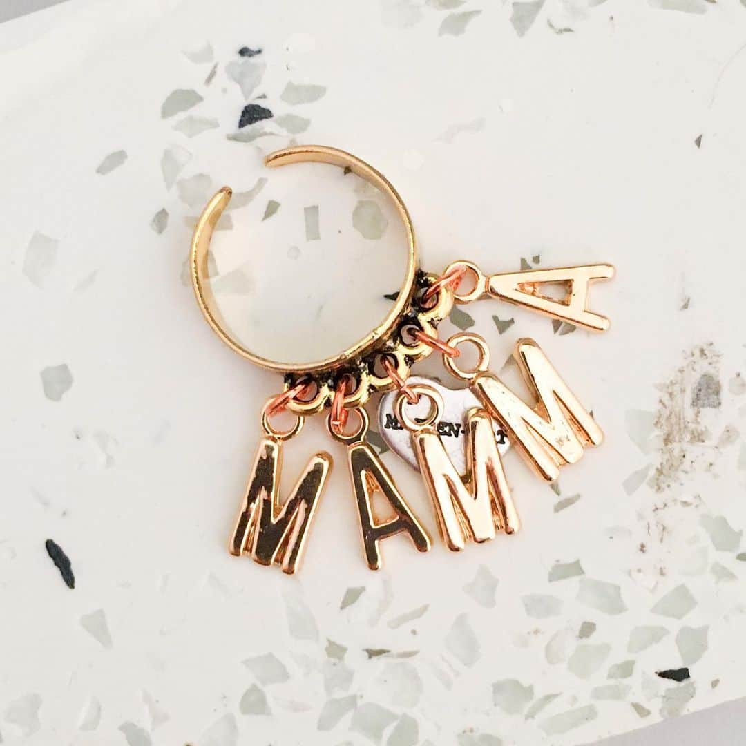 メイデンアートのインスタグラム：「Mommy ❤️ . . . . . #mom #momnecklace #momjewelry #momrings #momlife #momanddaughter #mommylove #momjewellery #momjewels #boho #bohochic #bohostyle」