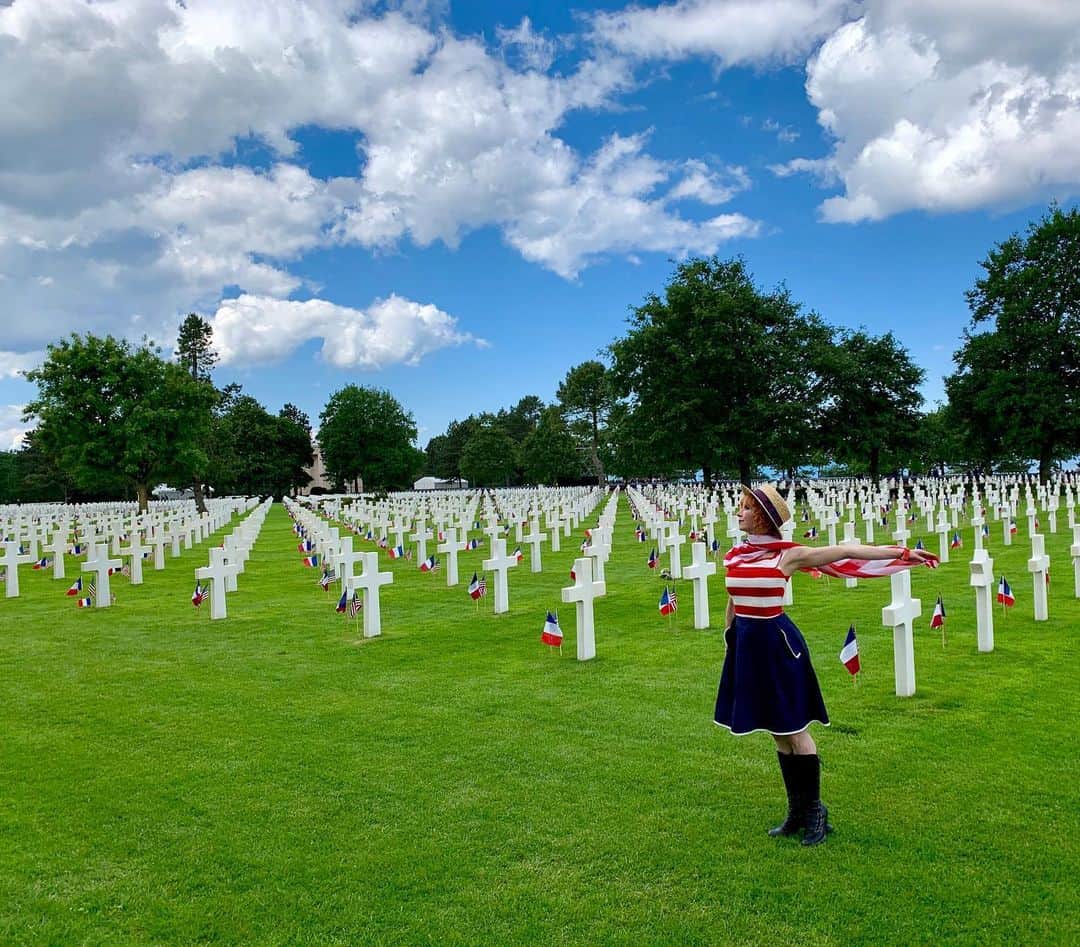 ボニー・モーガンのインスタグラム：「Honoring all those who have served to keep our freedoms. Respect, love, honor and gratitude to those who serve and fight and have given their lives, Thank you for your service. Thank you for your sacrifice. Happy Veterans Day, and Remembrance Day in our friendly allied countries. #veteransday #remembranceday #thankyouforyourservice #thankyouforyoursacrifice」