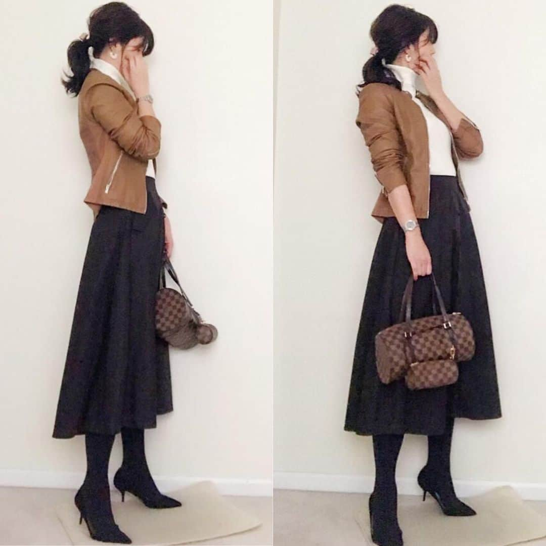 meiさんのインスタグラム写真 - (meiInstagram)「. ブラウンのライダースコーデ👚 . 🧥/ @express  @gu . 👗/ @spin_the_earth . 👠/ @zara . 👜/ @louisvuitton . . . . . #locari #beaustagrammer #プチプラコーデ #ootd_kob #web_kob  #ポニーテール#kaumo_fashion #ミディアムヘア#mineby3mootd  #fashion  #guコーデ#gumania#louisvuitton #ponte_fashion  #アラフォーコーデ  #mamagirl #きれいめコーデ #大人コーデ#ママコーデ#ライダース」11月12日 6時58分 - mei.5.7.des