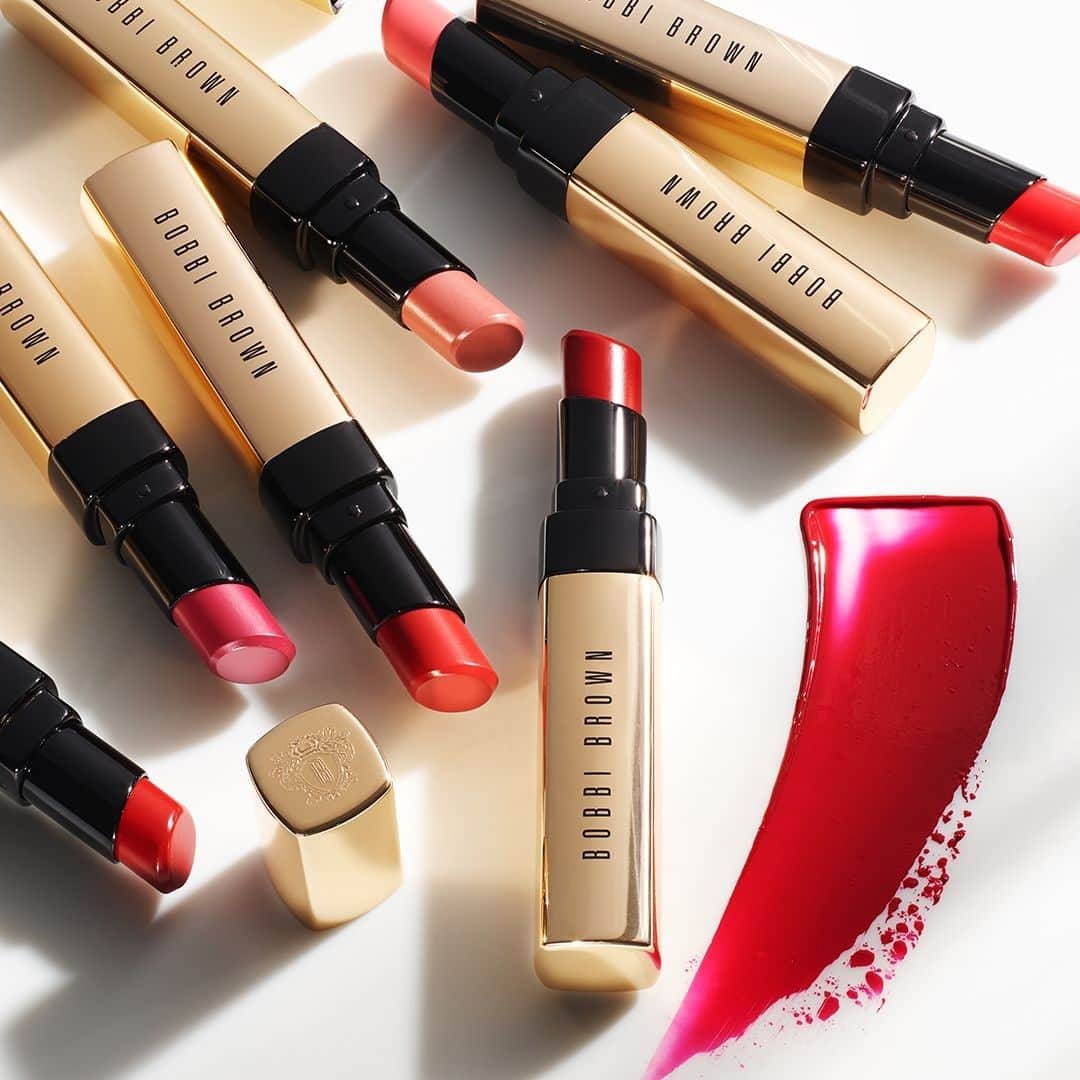 のインスタグラム：「Ready for a night out? The best accessory is always a bold lip. Stock up on all the shades you've been coveting today with 20% off all orders on bobbibrown.com.  #bobbibrown #makeuptips #luxe #lips #concealer #skinlongwear #111 #singlesday #sale」