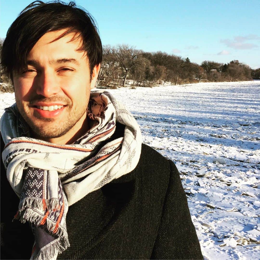 ヤニ・ゲルマンのインスタグラム：「warm inside #winnipeg」