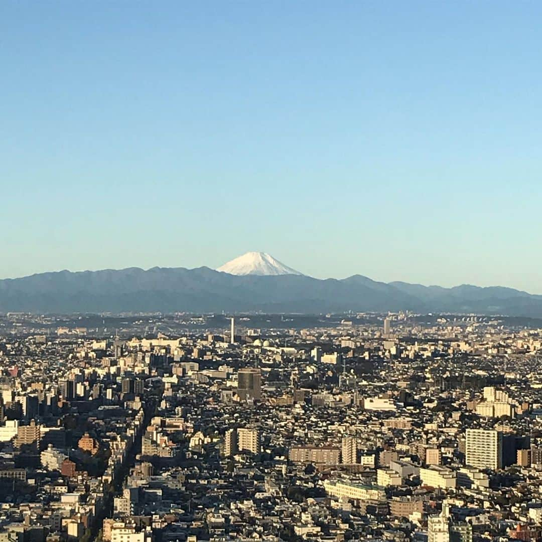 Park Hyatt Tokyo / パーク ハイアット東京さんのインスタグラム写真 - (Park Hyatt Tokyo / パーク ハイアット東京Instagram)「Good morning from #parkhyatttokyo at #shinjuku! Have a wonderful day. #mtfuji #mtfujijapan #mtfuji🗻 #富士山」11月12日 7時08分 - parkhyatttokyo