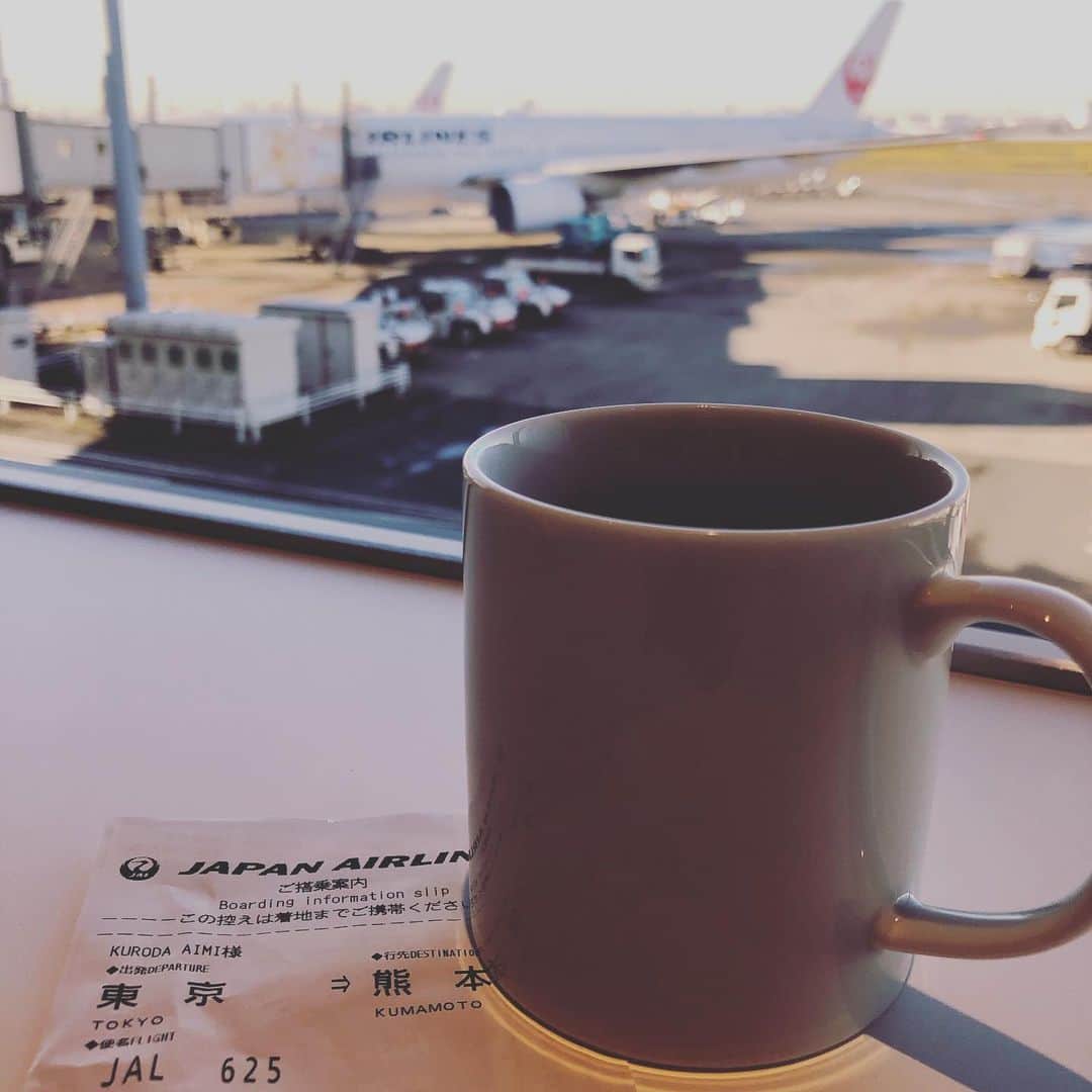 のインスタグラム：「行ってきまーす✈️ 今回は某収録〜📺 ねむい。。 #熊本  #美味しい馬刺し食べれるかな #美容アンチエイジング専門医 #黒田愛美」