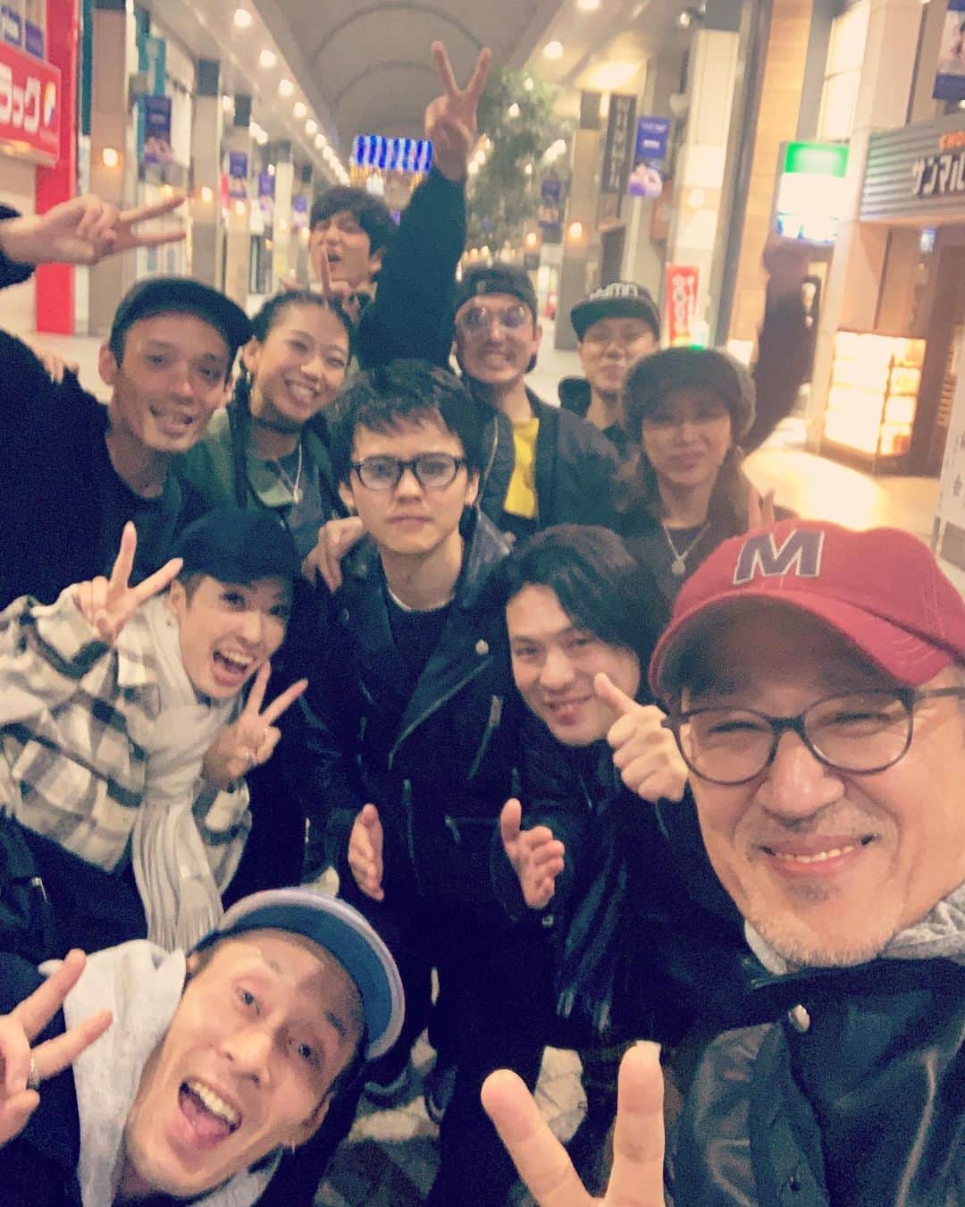 増崎孝司のインスタグラム：「令和1年(元年)11月11日、アジアツアーから数えると約4ヶ月間の倉木麻衣ツアー2019が仙台振替公演にてタイトル通りGOAL！全て終了しました。 アーティストの楽しそうな姿を見ながら演奏するのは、サポーターとして何よりも嬉しい事。このチームに誘って頂き本当に感謝します。ありがとうございました。どの会場も音楽に溢れてて素敵でした！ またいつか(^o^) #倉木麻衣 #audiofly #oneteam #20thanniversartour」