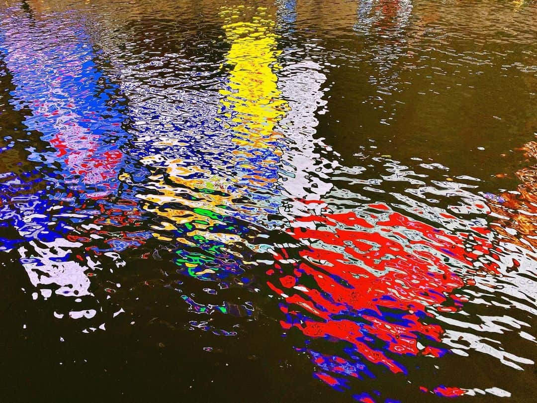 太田夢莉さんのインスタグラム写真 - (太田夢莉Instagram)「この間撮影の時に見た道頓堀の水面が綺麗で、いつもは何気なく通る場所がこんなに綺麗なんて気づかなかったな〜って思いﾏｼﾀ。意識して街を見ると、観える景色って違いﾏｽﾖﾈ。」11月12日 9時17分 - yustagram12
