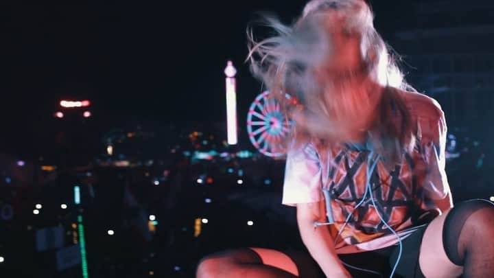 のインスタグラム：「all in my feels yesterday @edc_orlando. Songs: Rushing Back - @flume (Alison Wonderland edit) x Okay - Alison Wonderland aka me」