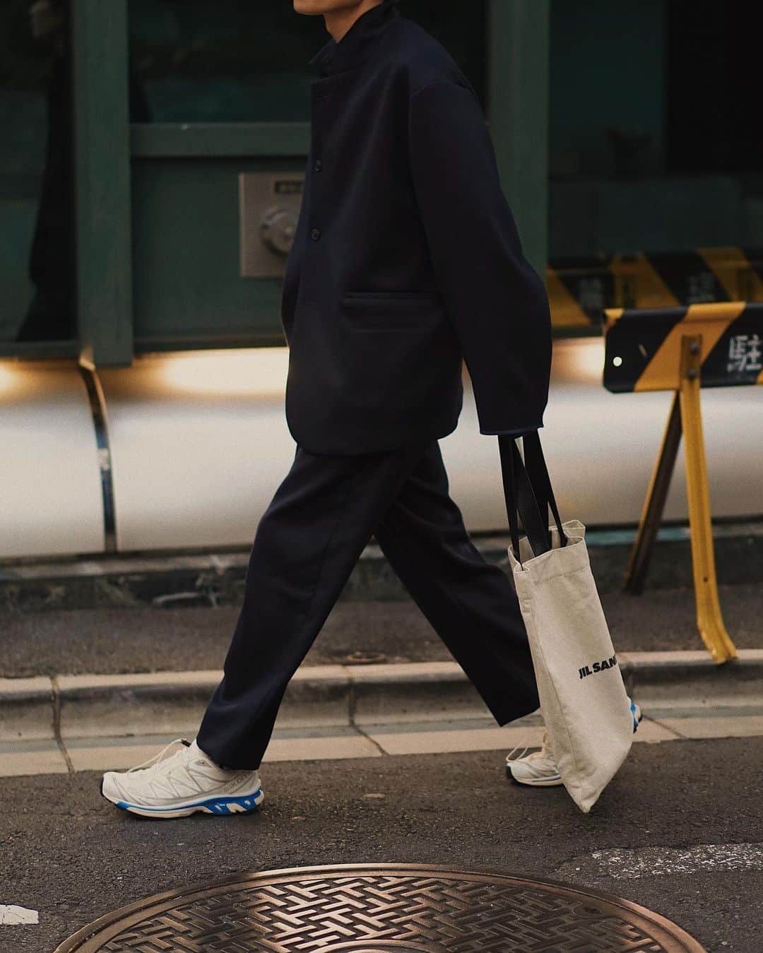 Ryoさんのインスタグラム写真 - (RyoInstagram)「ㅤㅤㅤㅤㅤㅤㅤㅤㅤㅤㅤㅤㅤㅤㅤㅤㅤㅤㅤㅤㅤㅤㅤㅤㅤㅤ stylesample jacket:#urutokyo tee:#ssstein  pants:uru shoes:#salomonadvanced bag:#jilsander」11月12日 20時24分 - ryo__takashima
