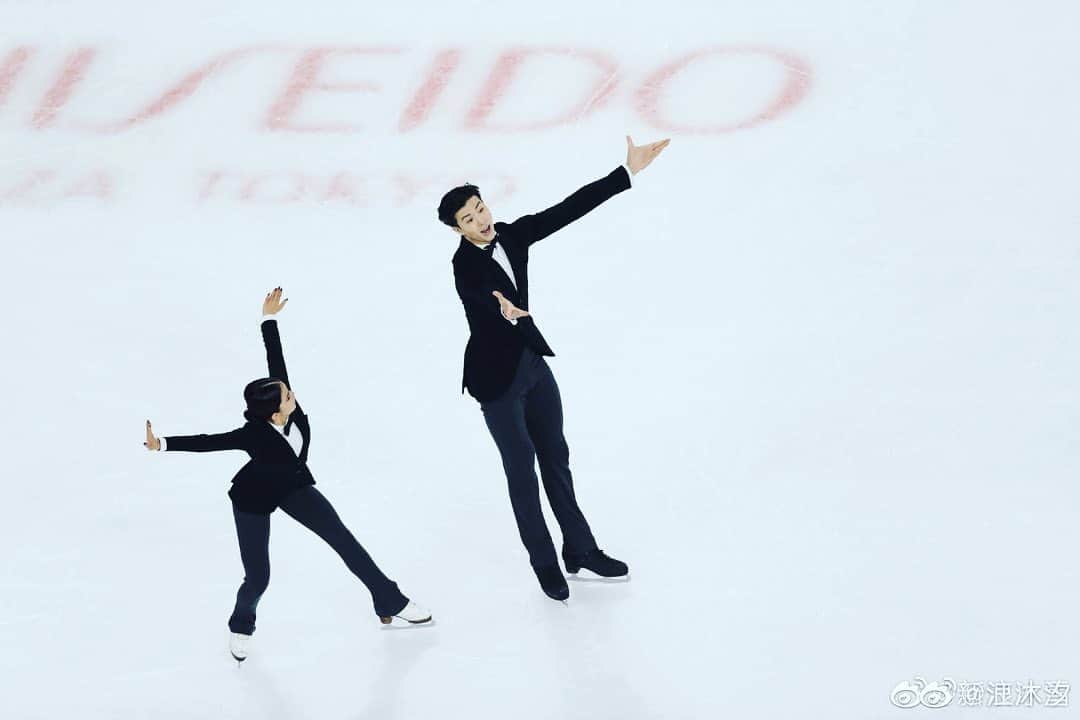王詩エツのインスタグラム：「感谢中国杯，感谢重庆。 很开心见到各位❤️ 下一站NHK见。  #cupofchina2019 #icedance #shiseido #iceacademyofmontreal」