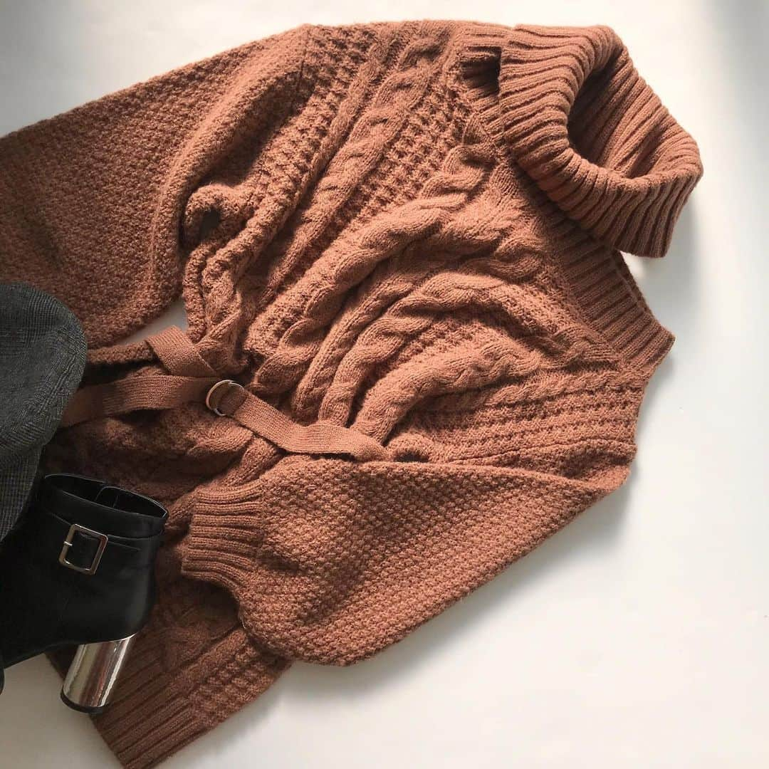 セシルマクビーさんのインスタグラム写真 - (セシルマクビーInstagram)「NEW ARRIVAL  ㅤㅤㅤㅤㅤ Knit 【312060511900】 ※店頭販売中 ㅤㅤㅤㅤㅤ  ㅤㅤㅤㅤㅤ ㅤㅤㅤㅤㅤ ◾️只今予約商品先行受注で Ailandポイントが2倍に！ TOP URLをCHECK☑︎ ㅤㅤㅤㅤㅤ ㅤㅤㅤㅤㅤ  #CECILMcBEE#styling  #2019#aw2019 #autumn  #ootd #autumnstyle  #fashion#outfitoftheday#trend#style #autumncoordinate #ニットワンピ  #セシルマクビー #秋 #コーデ」11月12日 20時48分 - cecilmcbee_official