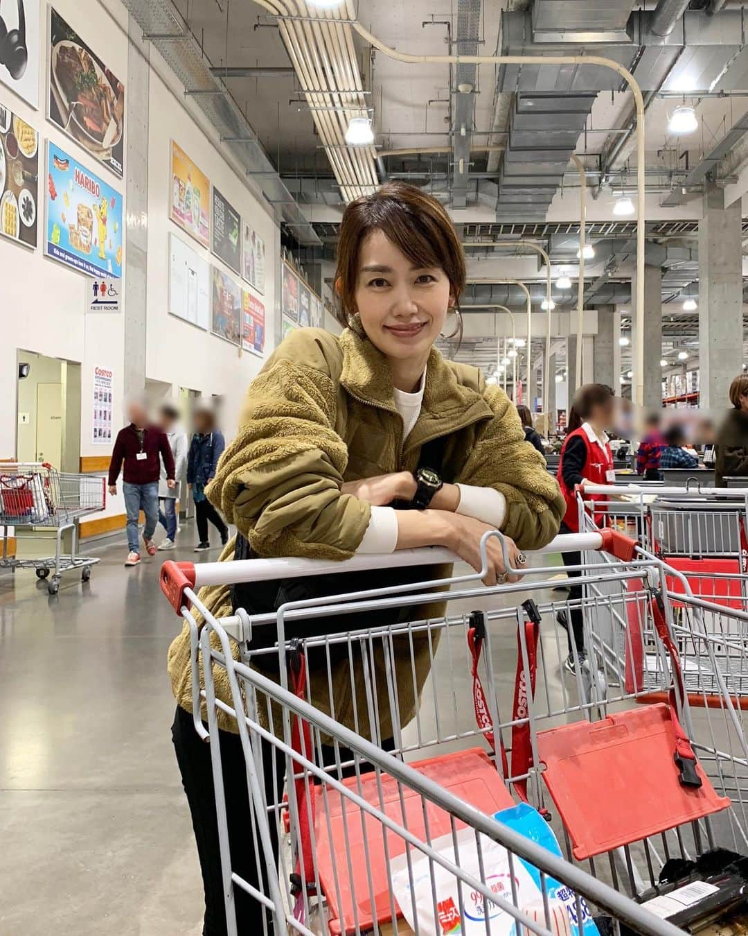 武藤京子さんのインスタグラム写真 - (武藤京子Instagram)「* * 先日 久しぶりに コストコへ * ダウニー買いに行ったのに なかった😭😭😭 * ただ 地味に フツーの日用品ばかりに なってしまった😅 * でも また すぐに行きたくなるんだな〜 * #コストコ  #costco  #コストコ購入品  #アメブロ更新しました  #STORYブログ更新しました」11月12日 20時58分 - kyokomuto0628