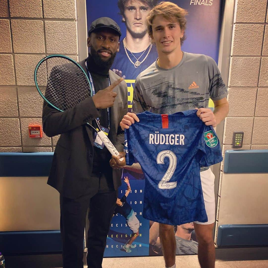 アレクサンダー・ズベレフさんのインスタグラム写真 - (アレクサンダー・ズベレフInstagram)「Danke für den Support! @toniruediger the good luck charm last night💥👌」11月12日 20時59分 - alexzverev123