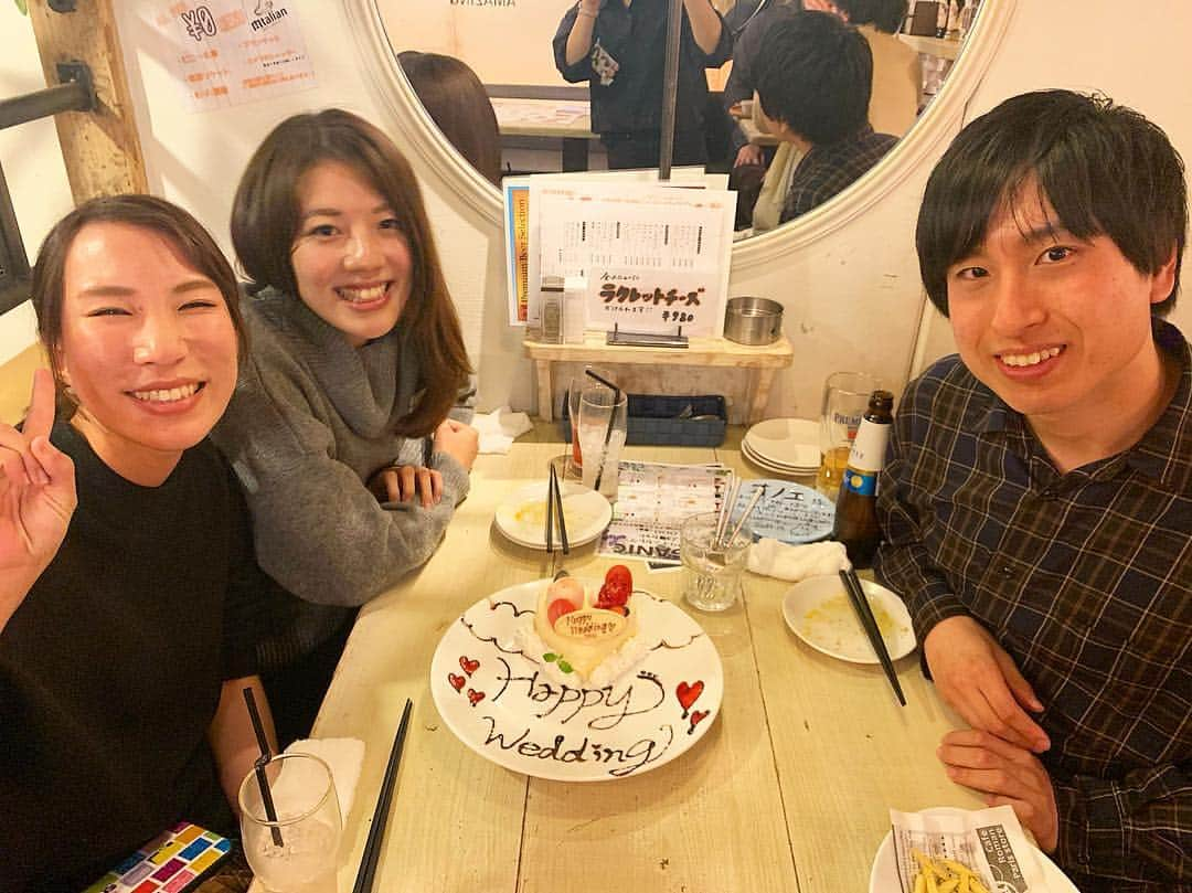 肉talian 金山店のインスタグラム：「＊ ・ Happy Wedding🎊 ・ こんばんは🌛 肉talian金山店のなつきです🍖❤️ ・ 当店ではケーキの持ち込みも可能です🎁🧡 ・ 大切な方へ ハッピーサプライズしちゃいましょ🥰 ・ 本日もたくさんのご来店お待ちしております！ ・ #肉talian #肉タリアン #金山 #名古屋 #誕生日 #記念日 #肉バル #ワイン #サングリア #ビール」