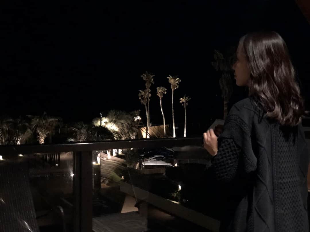 杜このみのインスタグラム：「素晴らしい景色 温かくて優しい街の人々 今夜は温泉にゆっくり浸かって休みます♪ 明日のコンサート楽しみだなぁ♪  二枚目の写真、お母さんにそっくり。笑」
