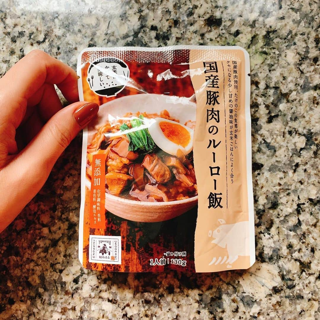 多岐川華子さんのインスタグラム写真 - (多岐川華子Instagram)「レンジでチンで簡単にできちゃうルーロー飯❤️ たまに寝かせ玄米を買う @yuwaeru_iroha さんの無添加インスタント✨ . ルーロー飯は、ガツンという味付けなイメージだけどこちらは椎茸が使われていたり和風の優しい味でした☺️ . ほうれん草とゆで卵をのせてみたよ💁‍♀️ . . #ルーロー飯#和風ルーロー飯#無添加#無添加インスタント#寝かせ玄米いろは#昼ごはん#ランチ#簡単ごはん#おうちごはん」11月12日 12時30分 - hanako__official