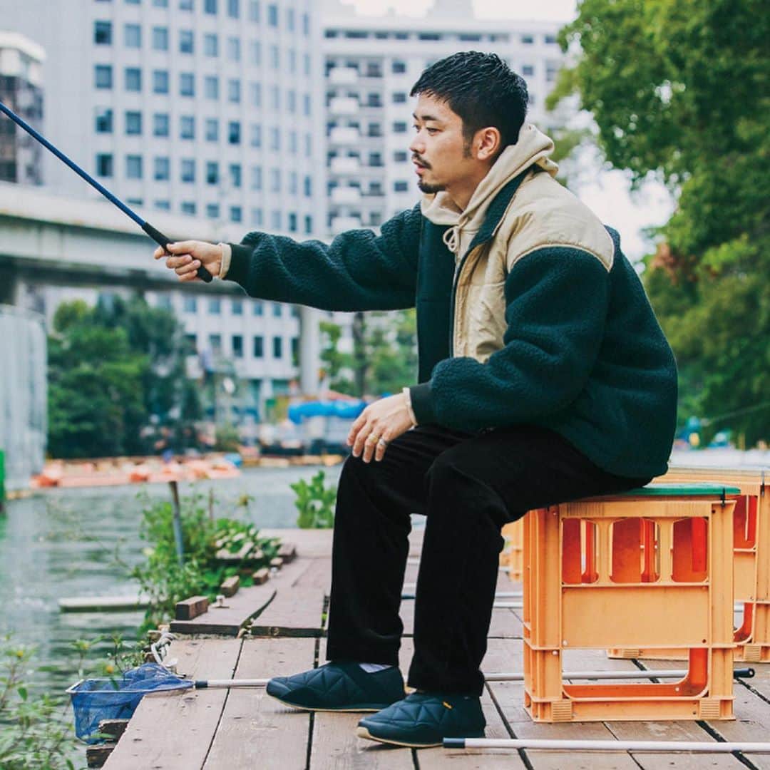 green label relaxingさんのインスタグラム写真 - (green label relaxingInstagram)「GLRスタッフが考えた、それぞれの冬支度 . <1> 季節を感じるボアジャケット 3227-499-0466 (THE NORTH FACE) . <2> 1枚着でも様になるカラーニット 3213-104-1154 . <3> 柔らかく穿き心地の良いパンツ 3214-499-2881 (gramicci) . #greenlabelrelaxing #グリーンレーベルリラクシング #thenorthfacepurplelabel #パープルレーベル #デナリジャケット #denalijacket #lambswool #カラーニット #gramicci #gramiccipants」11月12日 13時08分 - ua_greenlabel