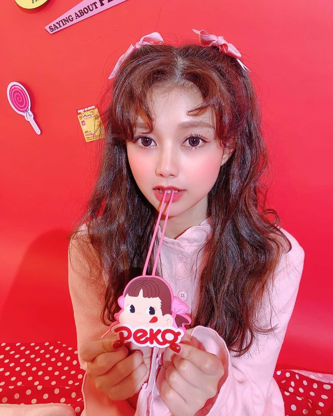 Chuuのインスタグラム：「peko X chuu ⓒ2019 FUJIYA 사랑스러운 만남👭💕#chuuseoul」