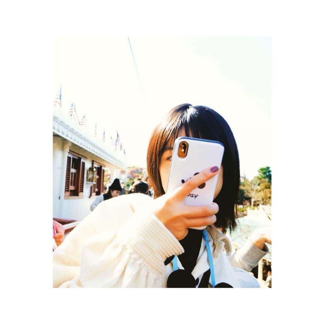 玉田志織さんのインスタグラム写真 - (玉田志織Instagram)「． 謎な写真だけど、 色とか結構好き。 ． 私は従姉妹のこと撮ってたんだけど、 従姉妹も私のこと撮ってたのね。 撮りあってる写真多くて顔が携帯とかカメラで、 かぶってることが、多々ある。笑」11月12日 13時29分 - tamada_shiori_official