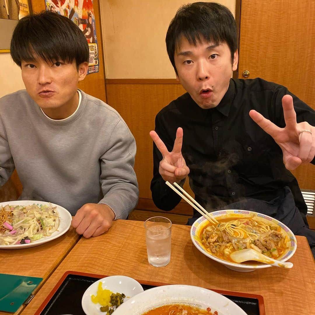 武智正剛さんのインスタグラム写真 - (武智正剛Instagram)「NGK出番。 #お昼ご飯 #中央軒 #この2人 #ずっと #ずっっと #ずっっっと #ずっっっっっっっっっと #いじってくる #先輩としての威厳ゼロ #まぁでもご飯うま過ぎたので良し #スーパーマラドーナ武智 #ジャルジャル福徳 #かまいたち濱家」11月12日 13時30分 - supamaradonatake