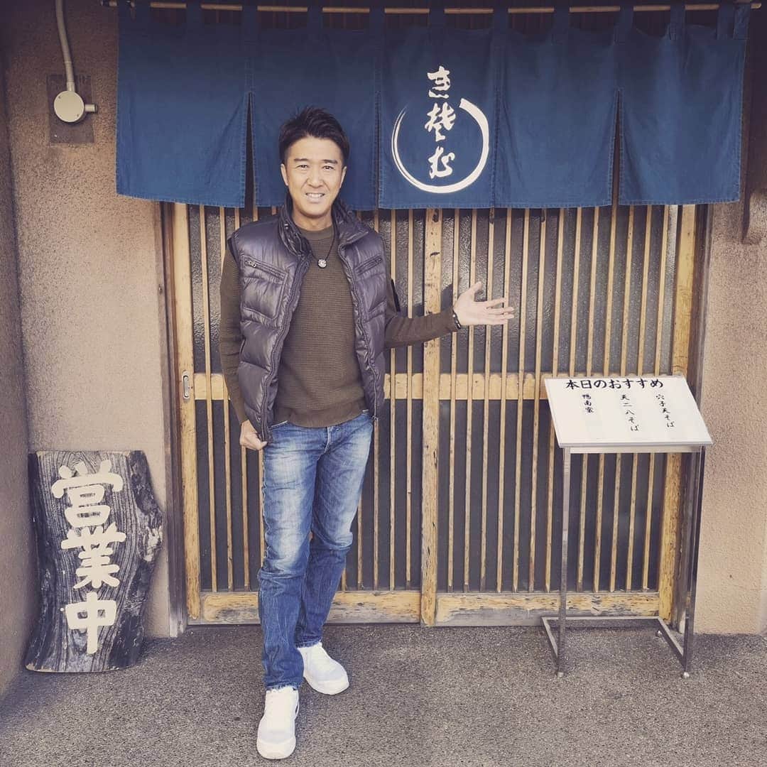 のインスタグラム：「秋田の十割蕎麦『かとう』そばの香り旨み弾力感、素晴らしかったです！ご馳走様でした♪ #DEEN #vocal #池森秀一 #music #musicproducer #newjourney #balladsinlove #tour #東北 #秋田 #蕎麦の世界 #毎日お蕎麦 #十割蕎麦」