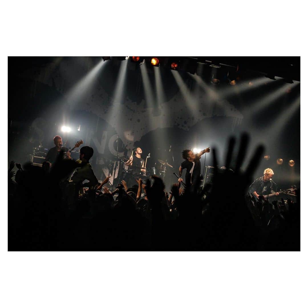 GODRiさんのインスタグラム写真 - (GODRiInstagram)「名古屋ありがとう🍤 DUB 4 REASONの最高なグルーヴの余韻に浸りながらのライブは最&高でした😎 今日もそんな感じで岐阜ヨロシクです💪 📸 @kouhey0622」11月12日 14時05分 - simgodri