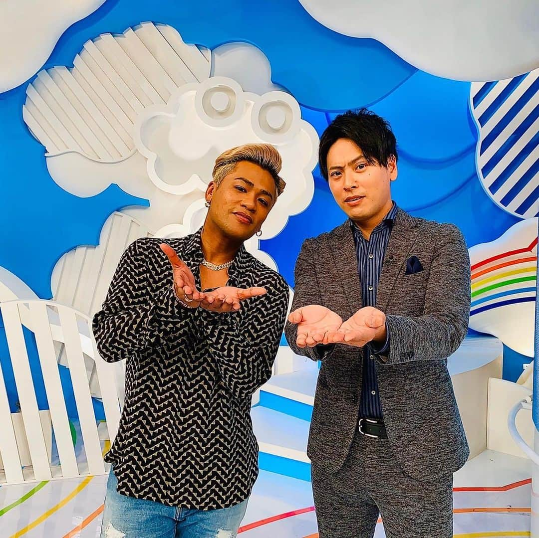 山下健二郎さんのインスタグラム写真 - (山下健二郎Instagram)「今日のZIP!!はELLYが来てくれました！！✨✨🙏 CrazyBoyの新曲「DONNA???」もうみんなチェックするしかないっしょ👍✨✨ #elly  #zip」11月12日 14時35分 - 3jsb_kenjiro_official