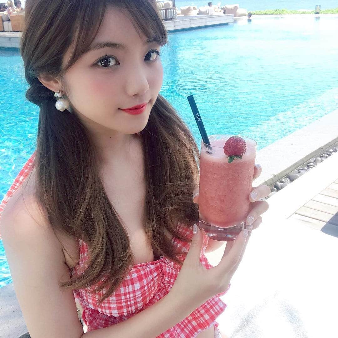 美女美容事情さんのインスタグラム写真 - (美女美容事情Instagram)「《バリ島🏖》⠀ *⠀ リポストを使って、素敵な写真📷✨を投稿されてる方を紹介させて頂く⠀⠀⠀⠀ 【💄美女美容事情💅】のコーナーです✨⠀ *⠀⠀⠀⠀⠀⠀⠀ いいねやコメント、フォローして応援してね❤︎🥰🎶⁣⠀ *⠀⠀⠀⠀⠀⠀⠀ 今回ご紹介させて頂きますのは❤︎⠀ 橘あやかさん< @ayaka_tiara0214 >の素敵なお写真📸⠀ *⠀ バリ島に行った際の橘あやかさん✨😌⠀ ストロベリースムージー🍓と水着👙の色合いがピッタリで可愛い〜🥺✨⠀ *⠀⠀ 橘あやかさんのアカウントには他にも素晴らしい投稿が沢山ありますので是非覗いてみてくださいね💁‍♀️💙⠀ *⠀⠀ ⠀ 橘あやかさん< @ayaka_tiara0214 >⠀ 素敵な投稿ありがとうございました☺️📸✨⠀⠀⠀⠀⠀⠀⠀⠀ △▼△▼△▼△▼△▼△▼△▼△▼△▼⠀⠀⠀⠀⠀⠀⠀⠀⠀⠀⠀⠀⠀⠀⠀⠀⠀⠀⠀⠀⠀⠀⠀⠀⠀⠀⠀⠀⠀⠀⠀⠀⠀ ❤🧡💛「美女美容事情」💚💙💜⠀⠀⠀⠀⠀⠀⠀⠀⠀⠀⠀⠀⠀⠀⠀ 👇掲載ご希望の方は👇⠀⠀⠀⠀⠀⠀⠀⠀⠀⠀⠀⠀⠀⠀⠀⠀ @b_b_j.jタグ付けと🖤 # ビジョビ⠀🖤⠀⠀⠀⠀⠀⠀⠀⠀⠀⠀⠀⠀⠀⠀⠀ をタグ付けお願いします✨⠀⠀⠀⠀⠀⠀⠀⠀⠀⠀⠀⠀⠀⠀⠀⠀ ――――――――――――――――⠀⠀⠀⠀⠀⠀⠀⠀⠀⠀⠀⠀⠀⠀⠀⠀⠀⠀⠀⠀⠀⠀⠀ ～姉妹アカウントのご紹介～⠀⠀⠀⠀⠀⠀⠀⠀⠀⠀⠀⠀⠀⠀⠀⠀⠀⠀⠀⠀⠀⠀⠀⠀⠀⠀⠀ ◇美容情報を紹介している«美女美容事情～Beauty～»⠀⠀⠀⠀⠀⠀⠀⠀⠀⠀⠀⠀⠀⠀⠀⠀⠀⠀⠀⠀⠀⠀⠀⠀⠀⠀ ( @b_b_j.j_b )⠀⠀⠀⠀⠀⠀⠀⠀⠀⠀⠀⠀⠀⠀⠀⠀⠀⠀⠀⠀⠀⠀⠀⠀⠀⠀⠀ ◇美しい旅スポット紹介をしている«美 spot»⠀⠀⠀⠀⠀⠀⠀⠀⠀⠀⠀⠀⠀⠀⠀⠀⠀⠀⠀⠀⠀⠀⠀⠀⠀ ( @b__spo )⠀⠀ ⠀⠀⠀⠀⠀⠀⠀⠀⠀⠀⠀⠀ よかったらこちらも覗いてみてね✨⠀ ――――――――――――――――⠀⠀⠀ ⠀ #バリ島 #旅行 #海外旅行 #naturalbeauty⠀⠀⠀⠀ #スタイル抜群  #バリ島旅行 ⠀ #女子力アップ #バリ　⠀ #旅行好き #女子旅行⠀⠀⠀⠀ #カメラ女子  #カメラ女子部 ⠀⠀⠀⠀⠀ #ビーチコーデ #バカンス ⠀⠀⠀⠀⠀ #トリップ #hawaii ⠀⠀⠀ #水着 #ビキニ⠀⠀⠀⠀ #トレンド #カメラ女子 ⠀⠀⠀ #美意識 #aloha ⠀⠀⠀⠀ #美肌 #ビーチ　⠀ #trip #bikini」11月12日 14時56分 - b_b_j.j