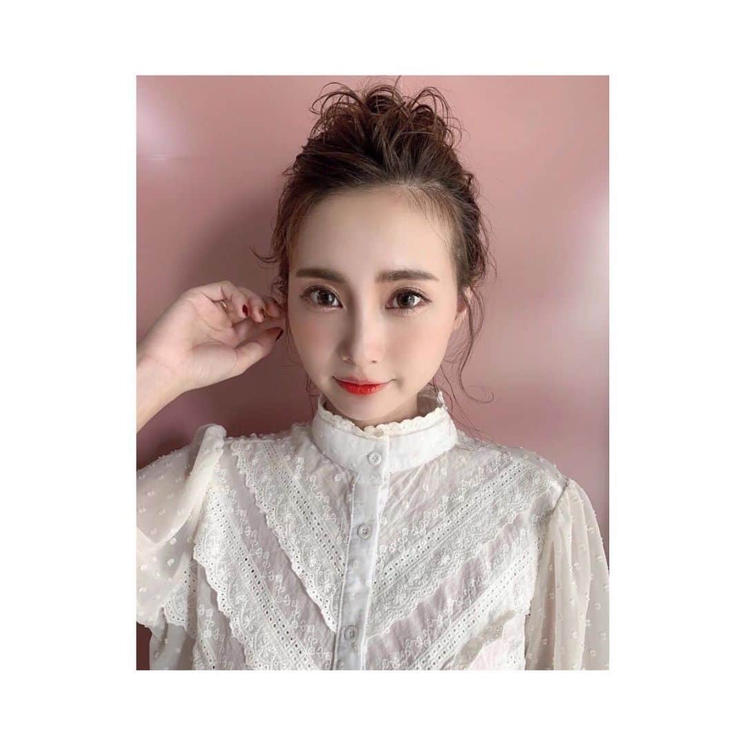 レアプロ【公式】のインスタグラム：「🌈﻿ ﻿ ～ インフルエンサー PROFILE ～﻿ ﻿ 【ＩＤ】@momoko_takasaki﻿ 【名前】高﨑 モモコ﻿ 【住み】関西﻿ 【年齢】28歳﻿ 【職業】デザイナー､フリーモデル﻿ 【趣味】料理､音楽､デザイン､ジム､コスメ﻿ 【特技】メイク､レタッチ､楽器﻿ 【自己PR】﻿ スピーディで丁寧な対応を心掛けております！﻿ 礼儀正しく真面目に…！﻿宜しくお願い致します！﻿ 【得意ジャンル】﻿ 美容､ファッション､撮影､サロンモデル﻿ ﻿ ✂ーーーーーーーーーーーーーーーーーーー✂﻿ ﻿ 当アカウントでは、﻿ 毎日更新！を目指して﻿ “レアプロ美女”をアップしていきます👩‍💻✨﻿ ﻿ インスタグラマーとして頑張る﻿ 美女たちを『いいね』や『フォロー』で﻿ 応援お願い致します🙇‍♀️︎💕︎﻿ ﻿ コメントも随時募集中！﻿ ﻿ SNSで輝く女性が増えるよう﻿ チャンスと環境を提供する企業﻿ レアプロデュースがお送りしております🌈﻿ ﻿ ご覧になって頂き﻿ 誠にありがとうございます！！！﻿ ﻿ ✂ーーーーーーーーーーーーーーーーーーー✂﻿ ﻿ ◆◇ 姉妹アカウントのご紹介 ◇◆﻿ ﻿ ✅美女応援メディア﻿ 《 @rea.pro_2 》#レアプロ 🌈﻿ 女性インスタグラマーを応援＆掲載中！﻿ ﻿ ✅レアピーちゃん♀﻿ 《 @reapi_chan 》【レアプロ公式キャラ】﻿ アイドルひよこ🐥SNS頑張る人を応援中！﻿ ﻿ 🔹🔸🔹🔸🔹🔸🔹🔸🔹🔸🔹🔸🔹🔸﻿ ﻿ 『ググるよりタグる…!?』﻿ ﻿ イマドキ女子は､﻿ ハッシュタグ検索📲✨﻿ ﻿ 美女インフルエンサーによる﻿ SNSプロモーション🌈﻿ ﻿ #インフルエンサーマーケティング や﻿ #商品ブランディング をご検討中の企業様は﻿ 是非とも #レアプロ《@rea.pro》へ…!!!﻿ ﻿ お仕事のご相談やお見積りは﻿ 無料にてご対応させていただきます♪﻿ ﻿ 🔹🔸🔹🔸🔹🔸🔹🔸🔹🔸🔹🔸🔹🔸﻿ ﻿ #アパレル﻿ #デザイナー﻿ #サロモ撮影﻿ #自撮り女子﻿ #インスタ映え﻿ #フリーモデル﻿ #美意識 #美肌 ﻿ #コーディネート﻿ #ブランディング﻿ #マーケティング﻿ #プロモーション﻿ #レアプロデュース﻿ #インスタグラマー﻿ #フォトジェニック﻿ #関西サロモモデル﻿ #ボディメイク女子﻿ #タビジョ #美容女子﻿ #撮影会 #カメラ女子﻿ #美容 #ダイエット女子﻿ #サロンモデル #サロモ」