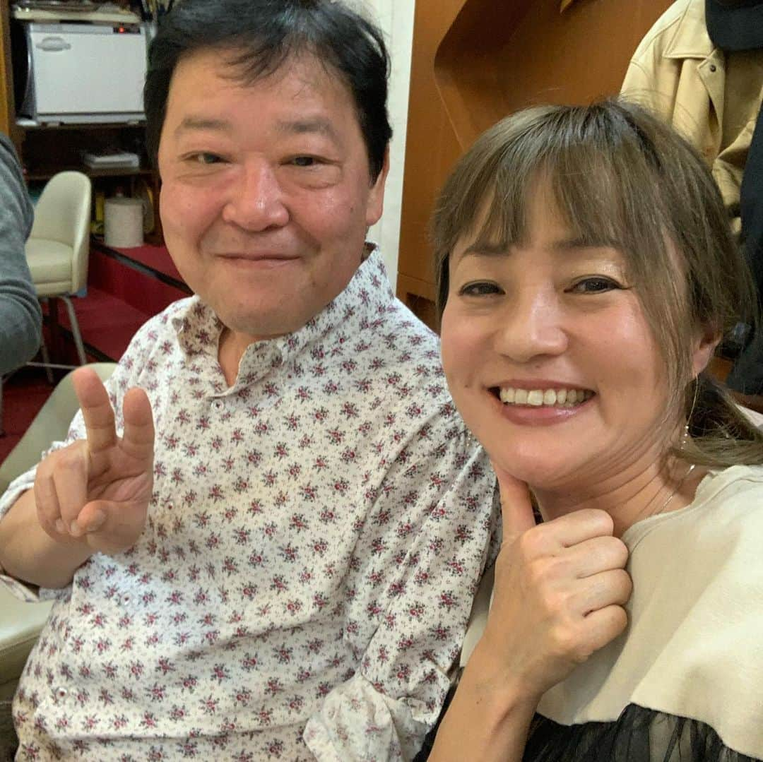 橋本志穂さんのインスタグラム写真 - (橋本志穂Instagram)「#小林綾子 さんも出演している #ダチョウ倶楽部 一座の旗揚げ公演 #西遊記　を観に行った夜 お世話になってる 名古屋の都筑さんに 美味しいステーキ🥩 スエ　に みんなまとめて連れてっていただきました❣️ ステーキ屋さんなのに、 刺身も焼き鳥も、 カレーも出てきた。 一番びっくりは 目の前で粉をうって うどん作ってくださったことです。 お腹もいっぱい、 お喋りもいっぱいな 楽しい夜でした。 #御園座 で笑い、 #ステーキスエ で笑い、、、 楽しい夜でした〜」11月12日 15時20分 - shihohashimoto3