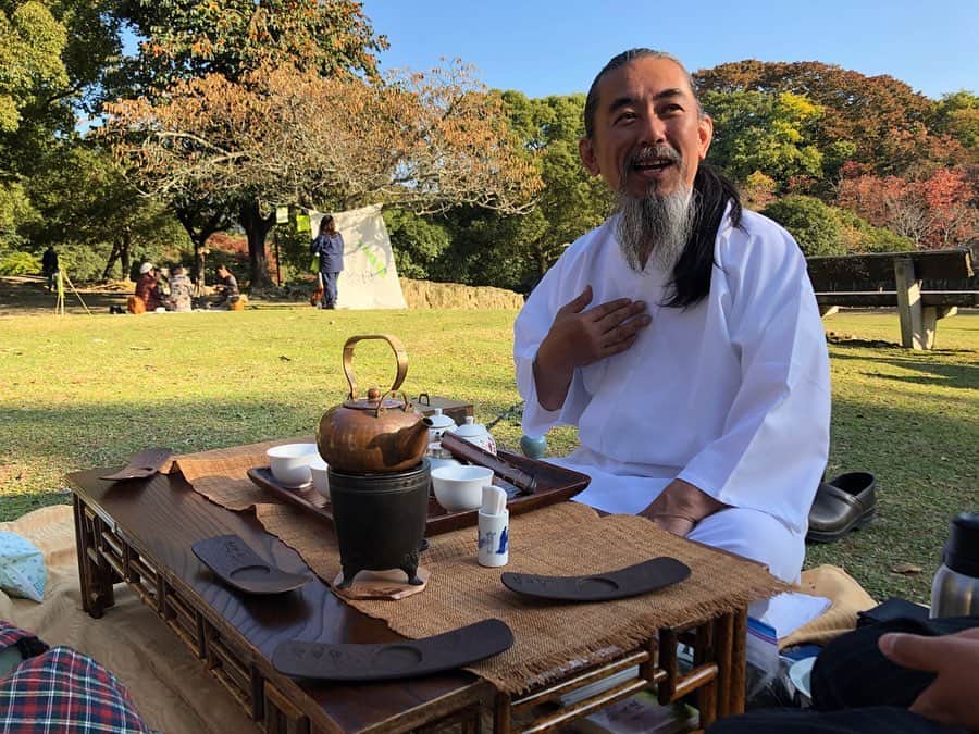 土井コマキのインスタグラム：「あまりにも完璧な秋の日。突然に。奈良の奈良らしい素晴らしさを感じられる1日になった。まほろば感。 誘って貰って感謝しかない。思い出してもらえてありがたい。 私もそろそろ次の季節に行こう。行かなくてはいけないし、行けると思えた。行き先は分からないけれど。」