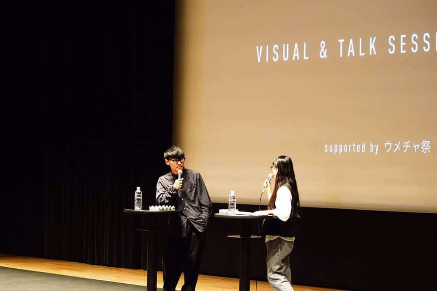 土井コマキさんのインスタグラム写真 - (土井コマキInstagram)「📻 サカナクションvisual & talk session supported by ウメチャ祭 一部オンエアと言いつつ1時間越えの放送になりました。 ライフワークとライスワークのバランス話は、きっとあらゆるジャンルのクリエイターにとって苦しく悩ましい所だと思う。さらに、どんな仕事をしている人にとっても大切なことだと思う。一郎くんの話を聞いて、あなたは何を思うでしょうか。 ⏳radikoタイムフリーあります。26時台の最初から27時台の途中まで続きます。 ↓ MIDNIGHT GARAGE(26時台) | FM802 | 2019/11/11/月 | 26:00-27:00 http://radiko.jp/share/?t=20191112020020&sid=802」11月12日 15時30分 - doikomaki