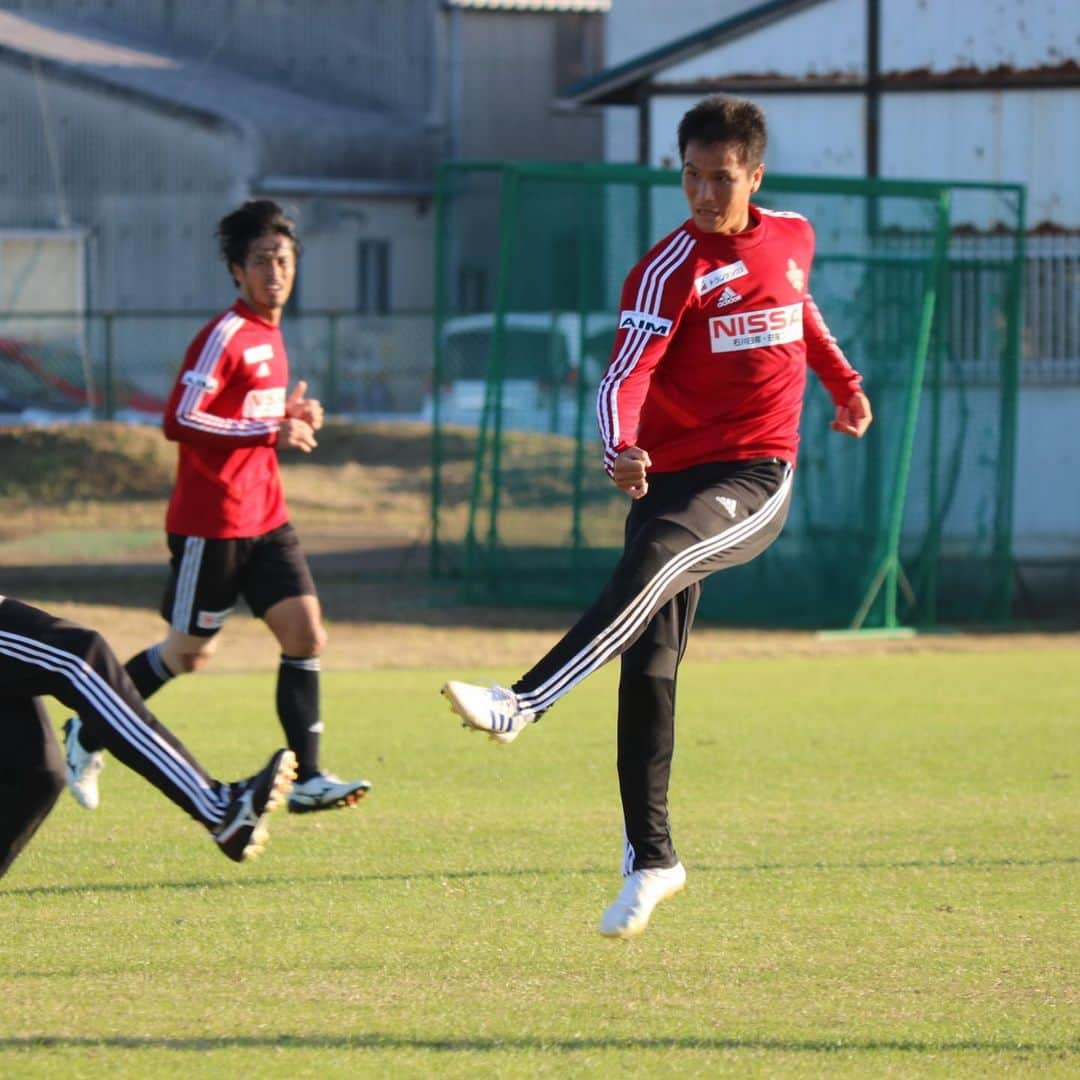 ツエーゲン金沢さんのインスタグラム写真 - (ツエーゲン金沢Instagram)「. . training⚽️ photo gallery . . #zweigen#ツエーゲン#ツエーゲン金沢#ZWEIGEN#KANAZAWA#Kanazawa#石川#金沢#挑戦をこの街の伝統に#ISHIKAWA#Ishikawa#NEXTSTORY#サッカー#soccer#Jリーグ#J2#観戦#スポーツ#sports#ツエジェニック#j撮り#WeareZweigen#japan#football」11月12日 15時34分 - zweigen_official