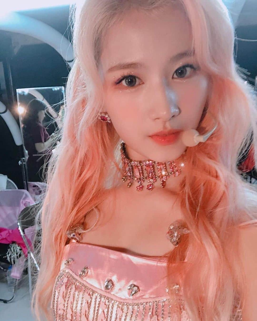 サナさんのインスタグラム写真 - (サナInstagram)「— : 🐿 ♩ #twice #sana #sanaminatozaki #minatozakisana #사나 #jyp #feelspecial #nosananolife #kpop [ © owner ]」11月12日 15時57分 - twicesana